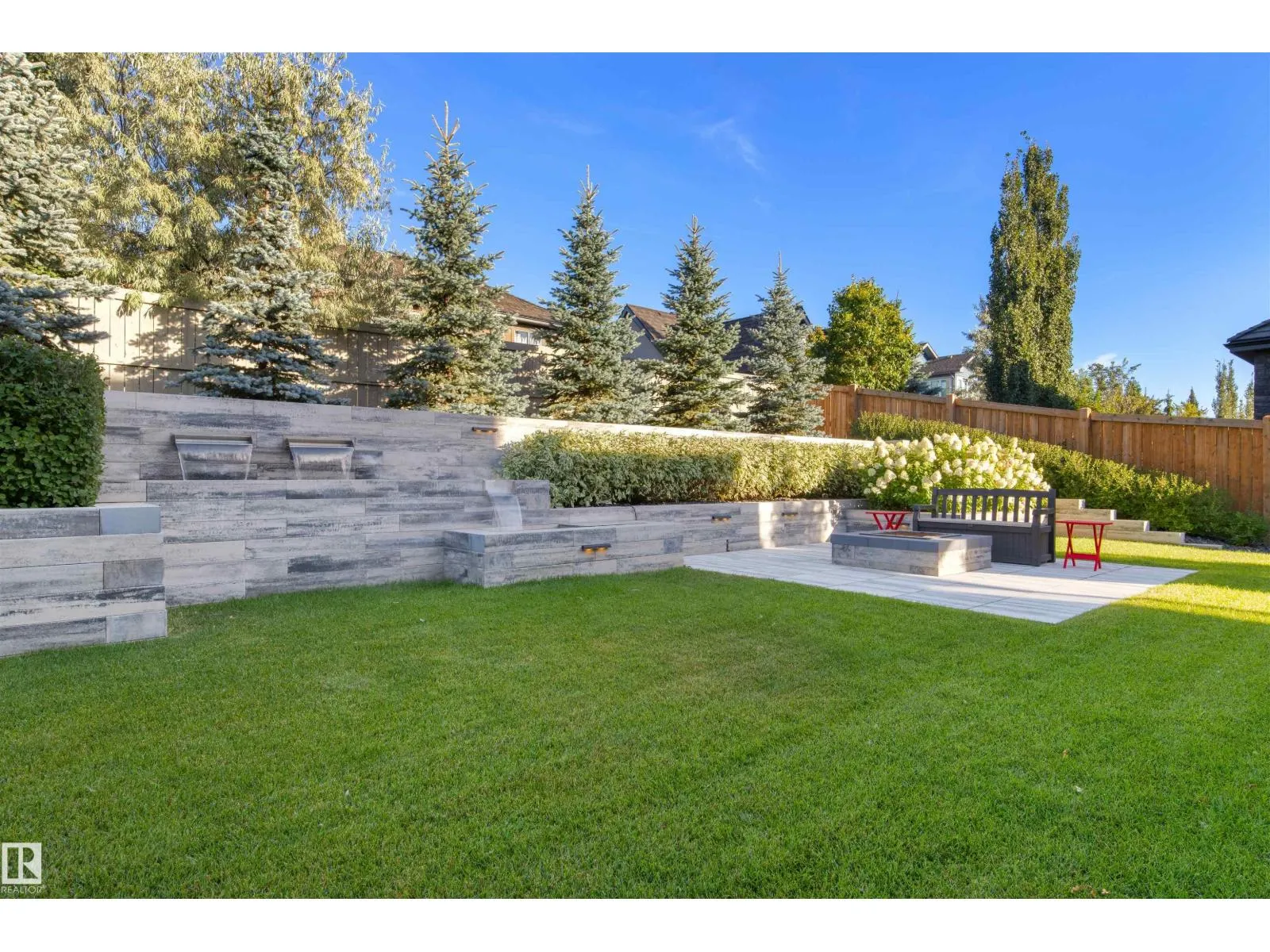 17 WINDERMERE DR SW