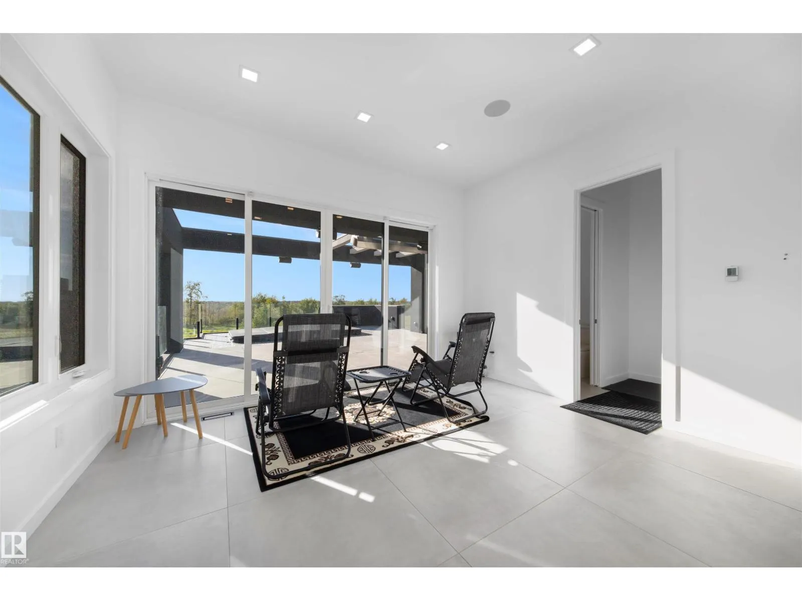 17 WINDERMERE DR SW