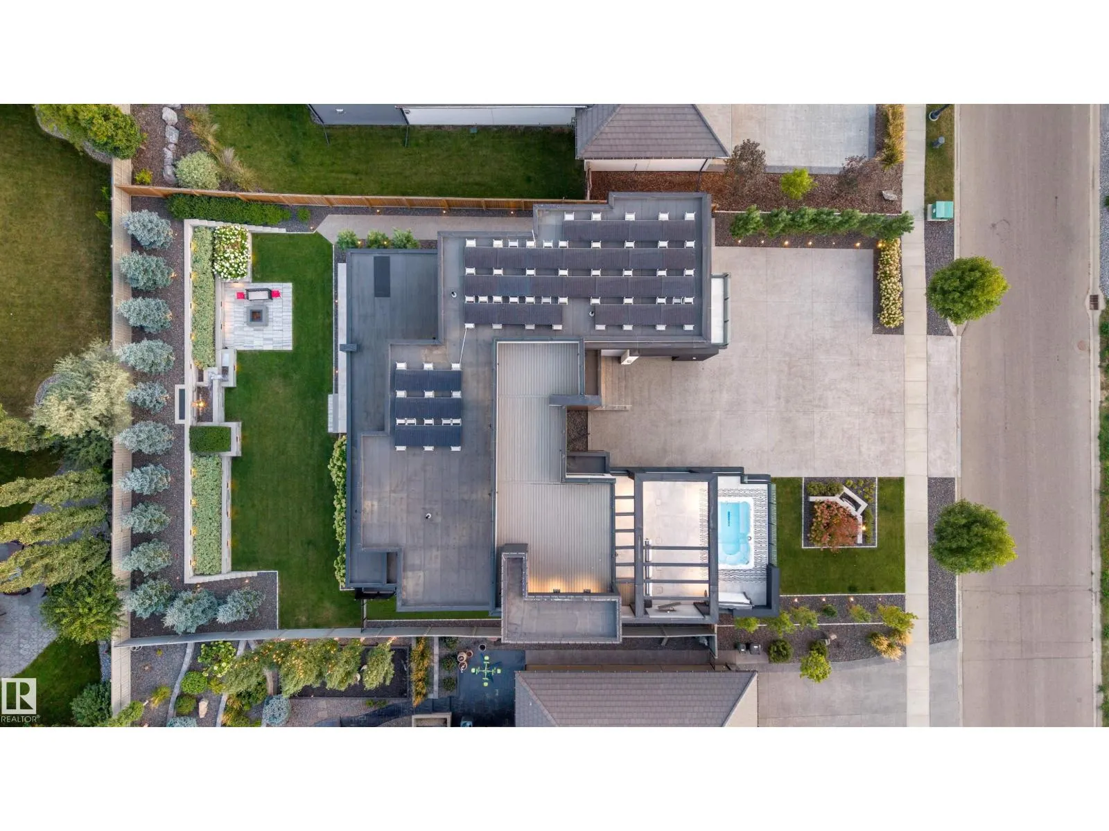17 WINDERMERE DR SW