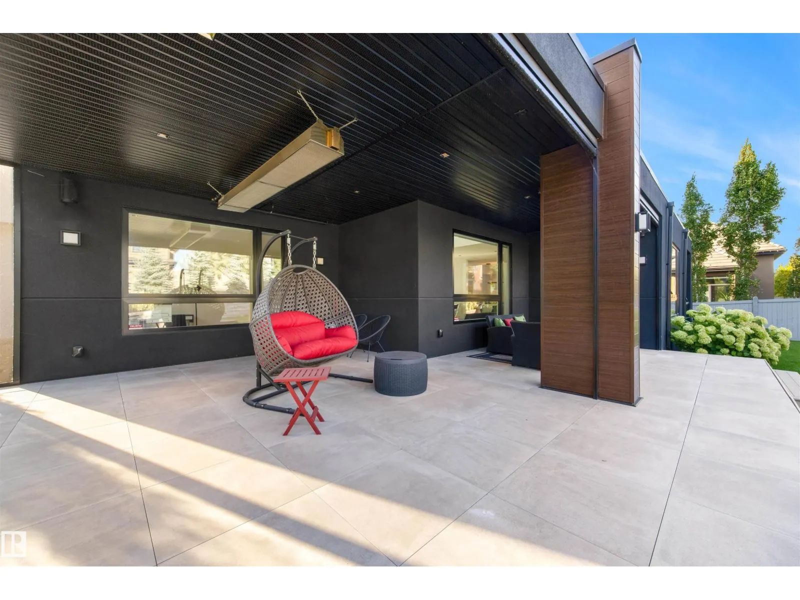17 WINDERMERE DR SW