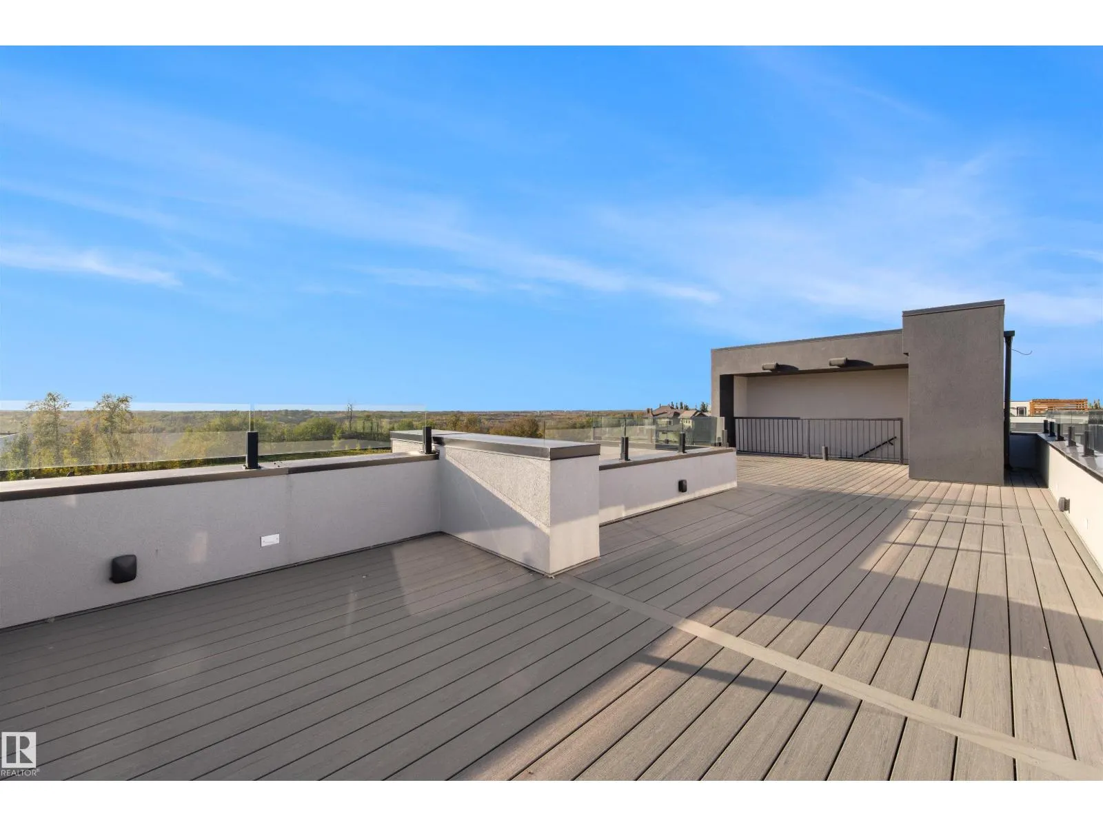 17 WINDERMERE DR SW