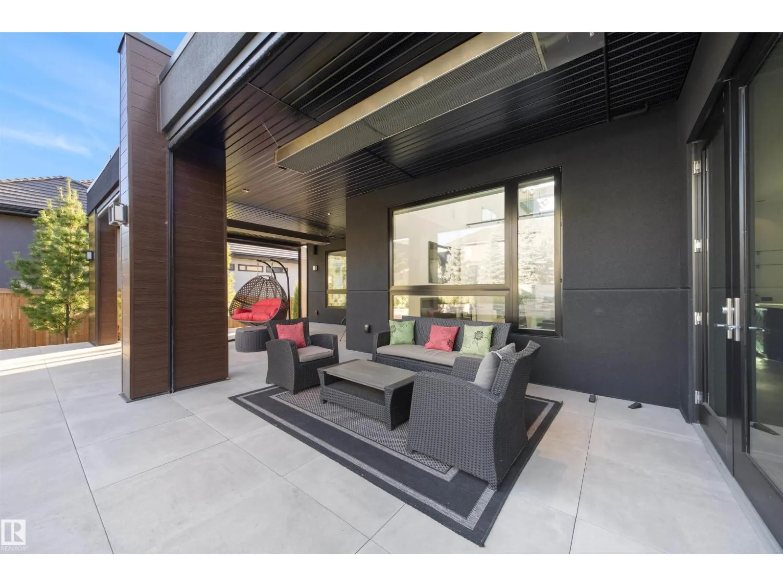 17 WINDERMERE DR SW
