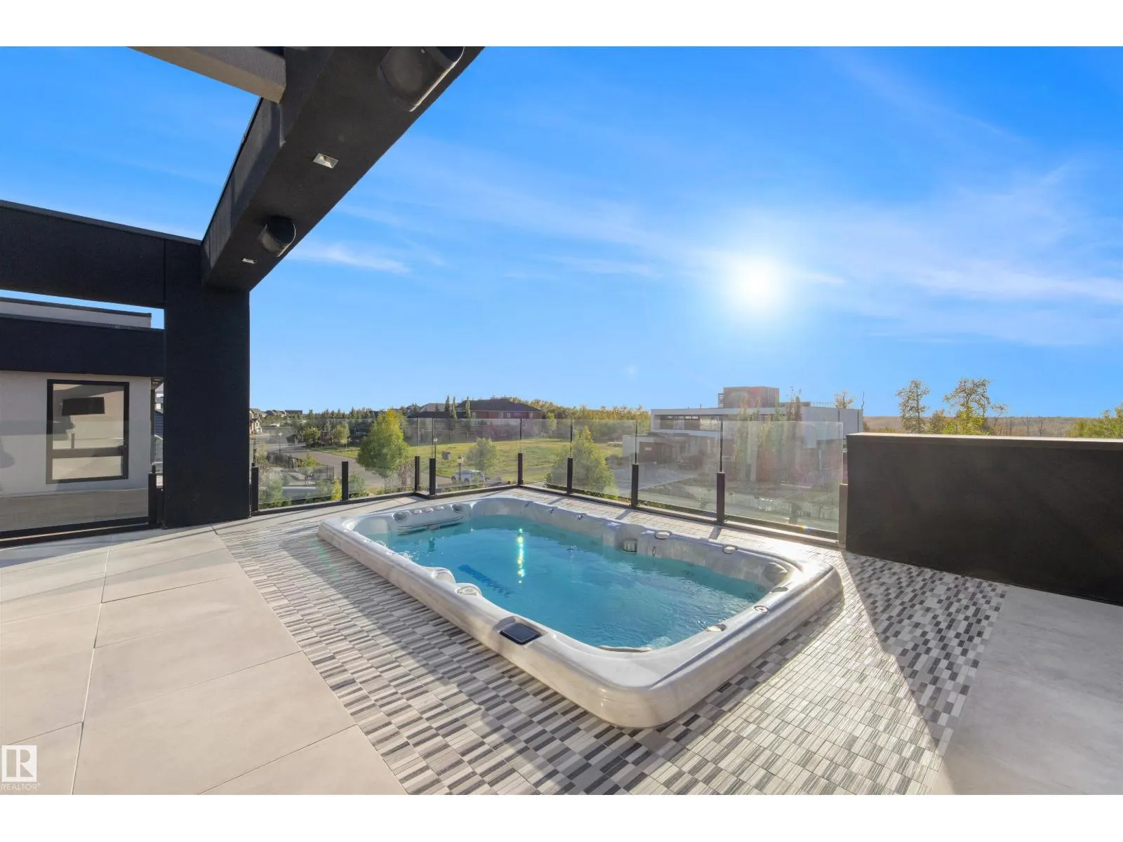 17 WINDERMERE DR SW