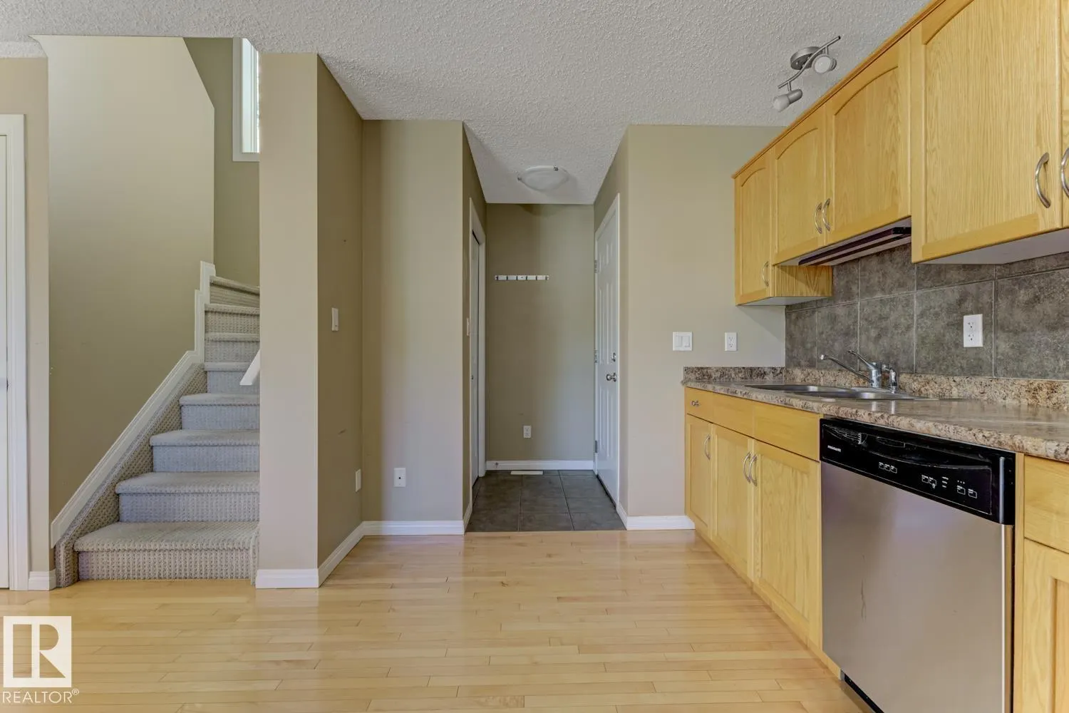 11945 80 ST NW