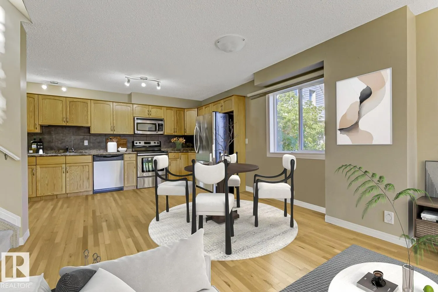 11945 80 ST NW