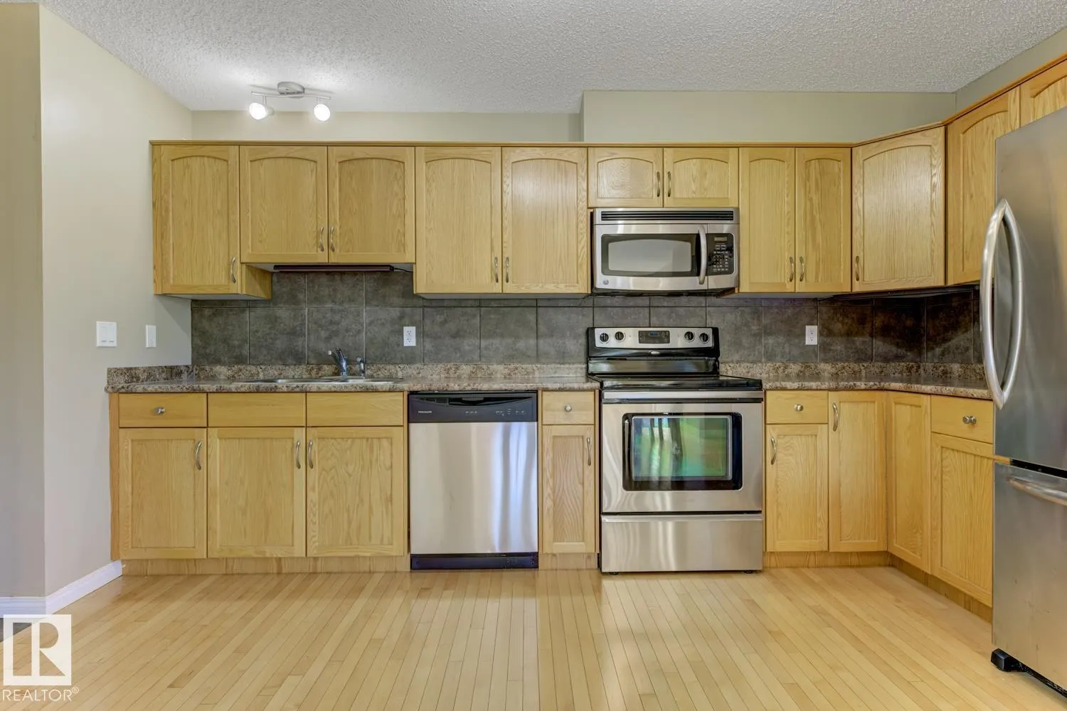 11945 80 ST NW