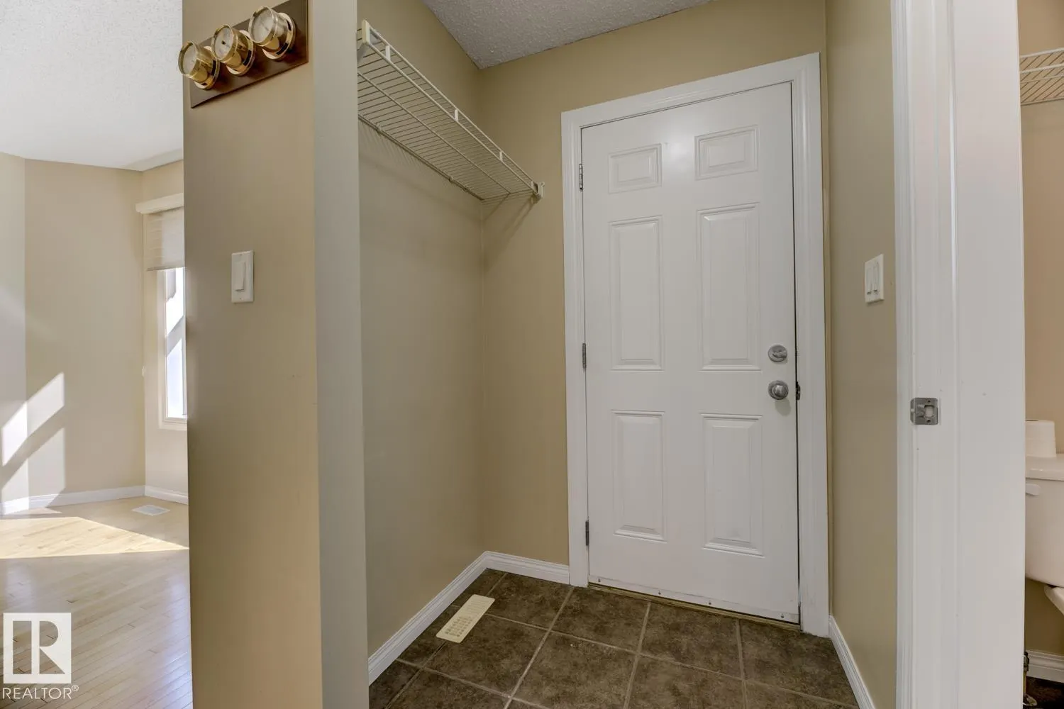 11945 80 ST NW