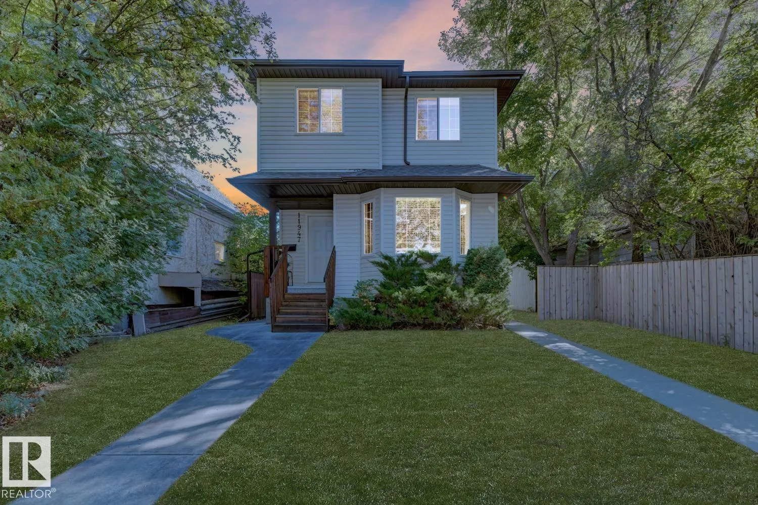 11945 80 ST NW