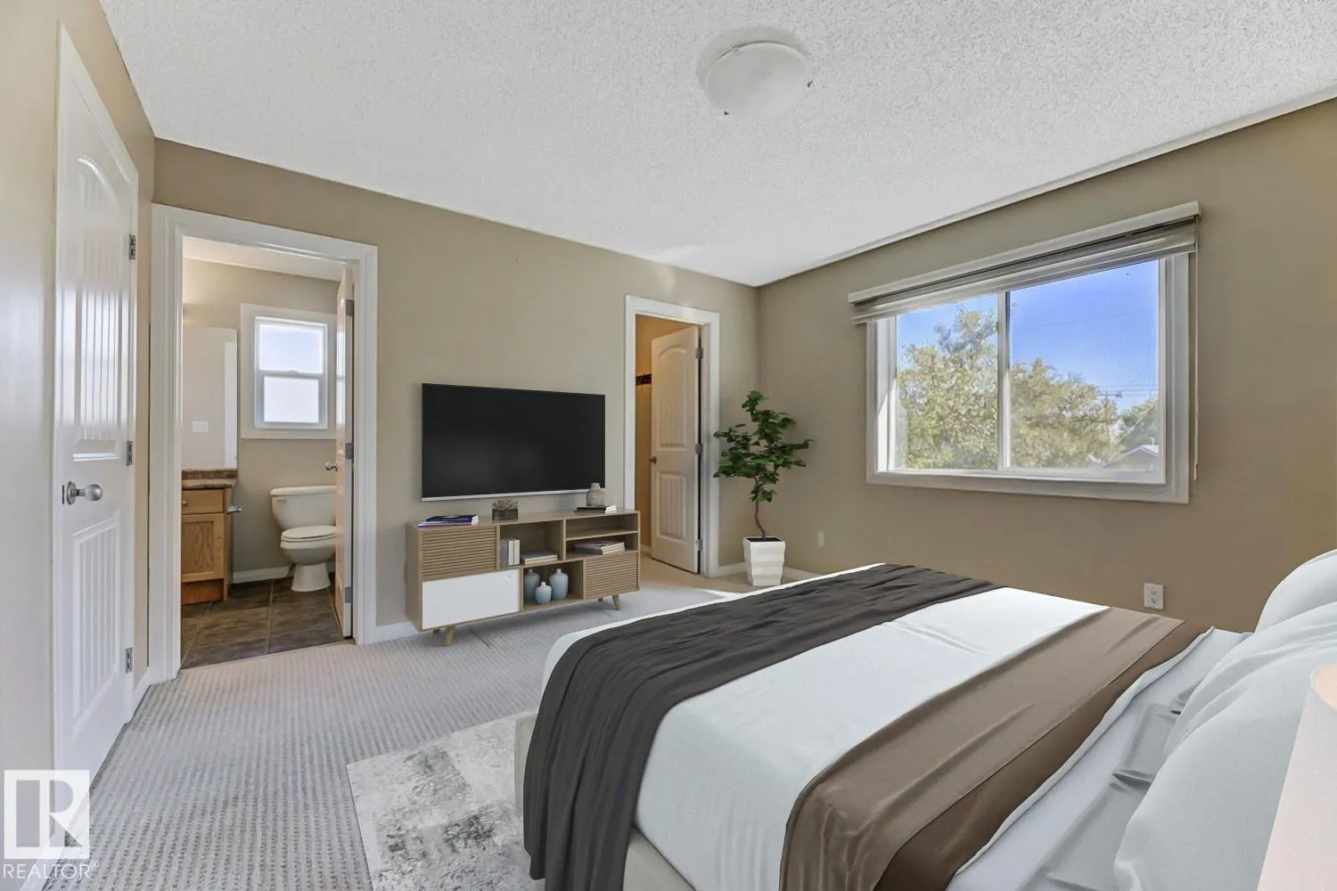 11945 80 ST NW