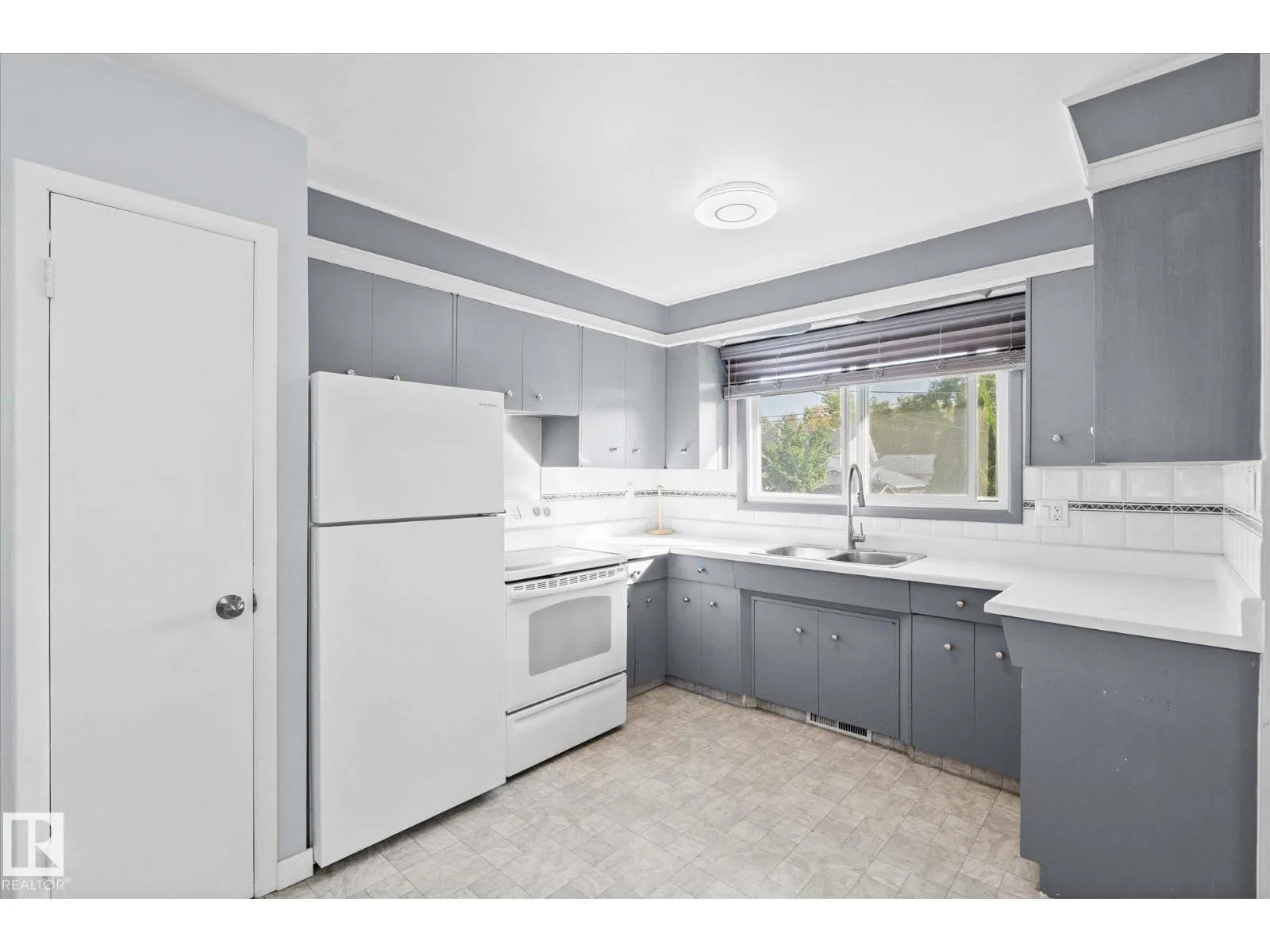 9407 96 ST