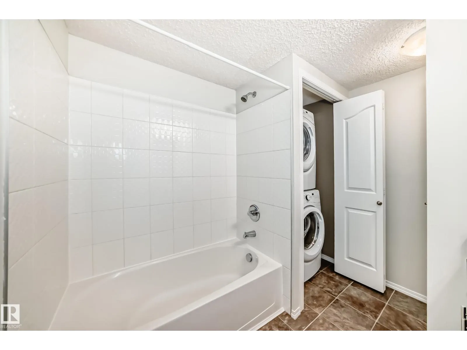 #123 270 MCCONACHIE DR NW