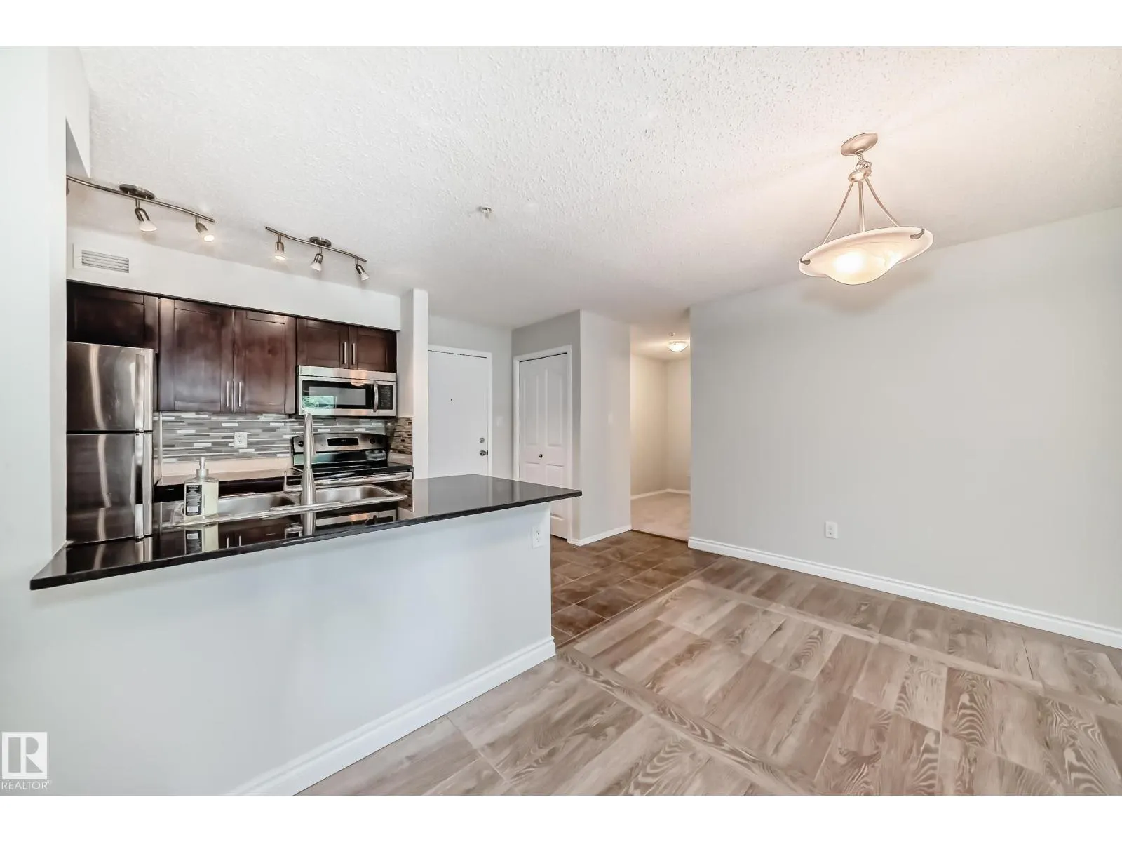 #123 270 MCCONACHIE DR NW
