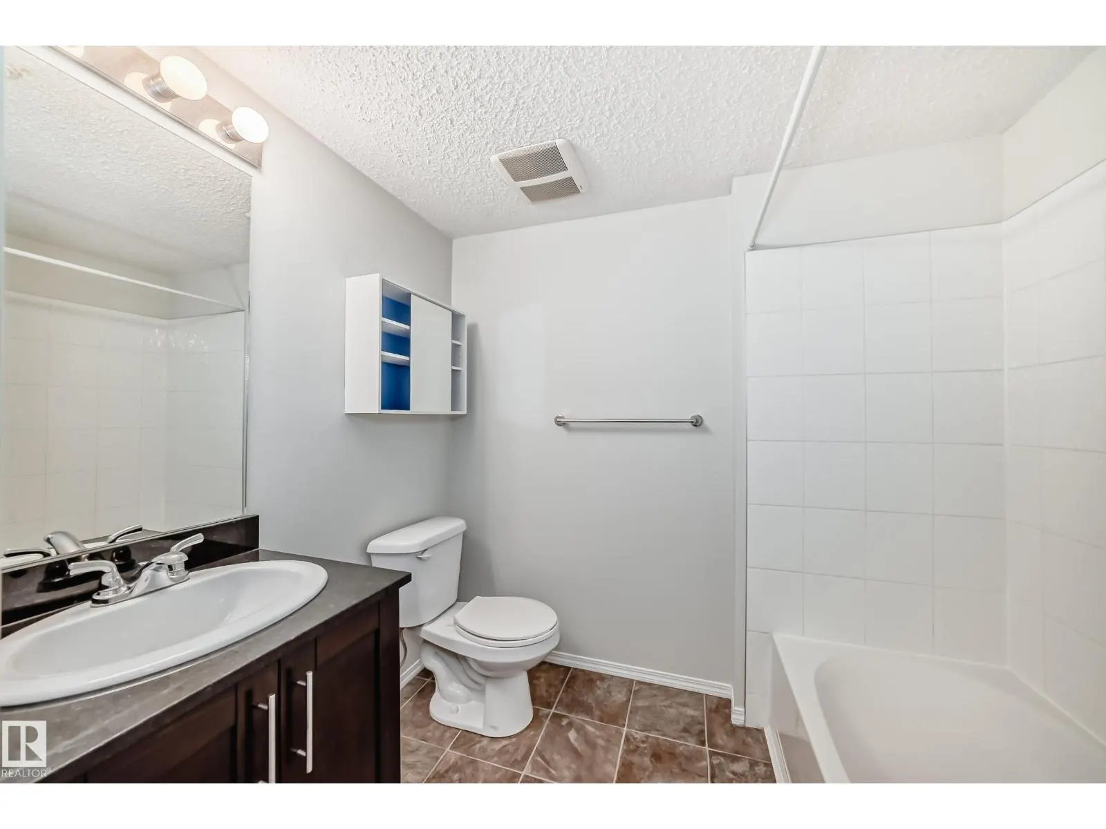 #123 270 MCCONACHIE DR NW