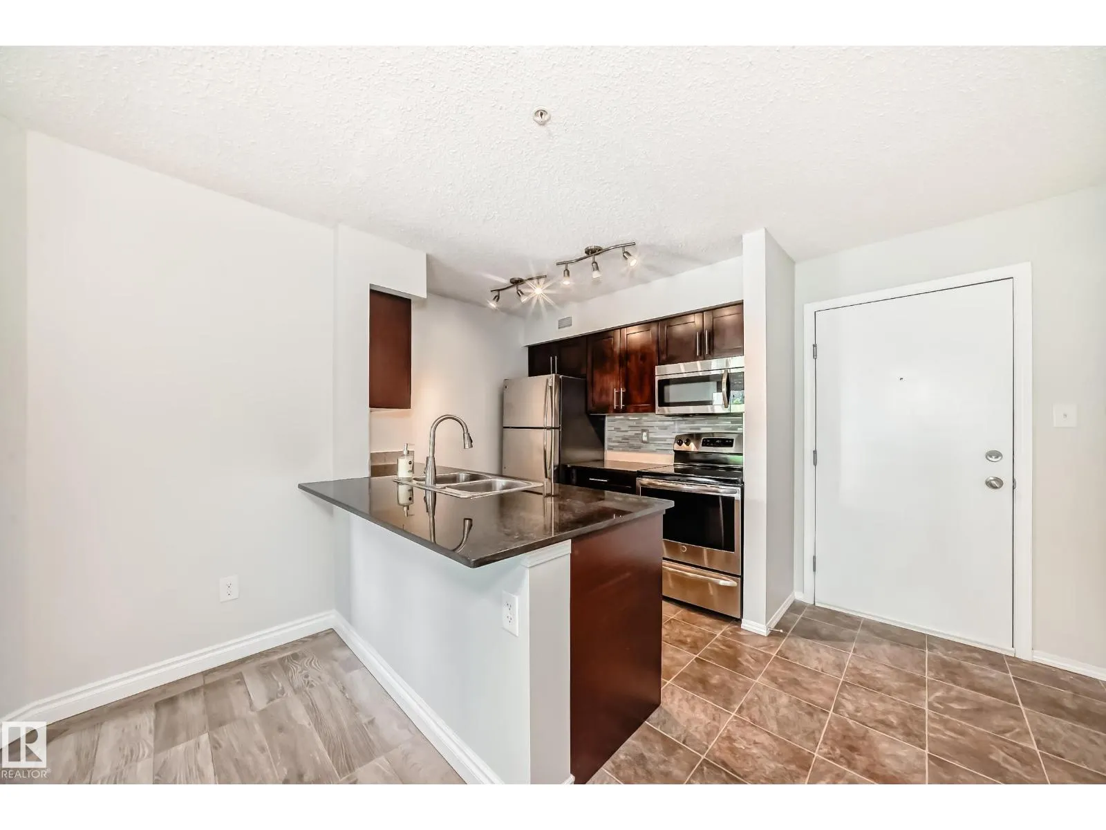 #123 270 MCCONACHIE DR NW