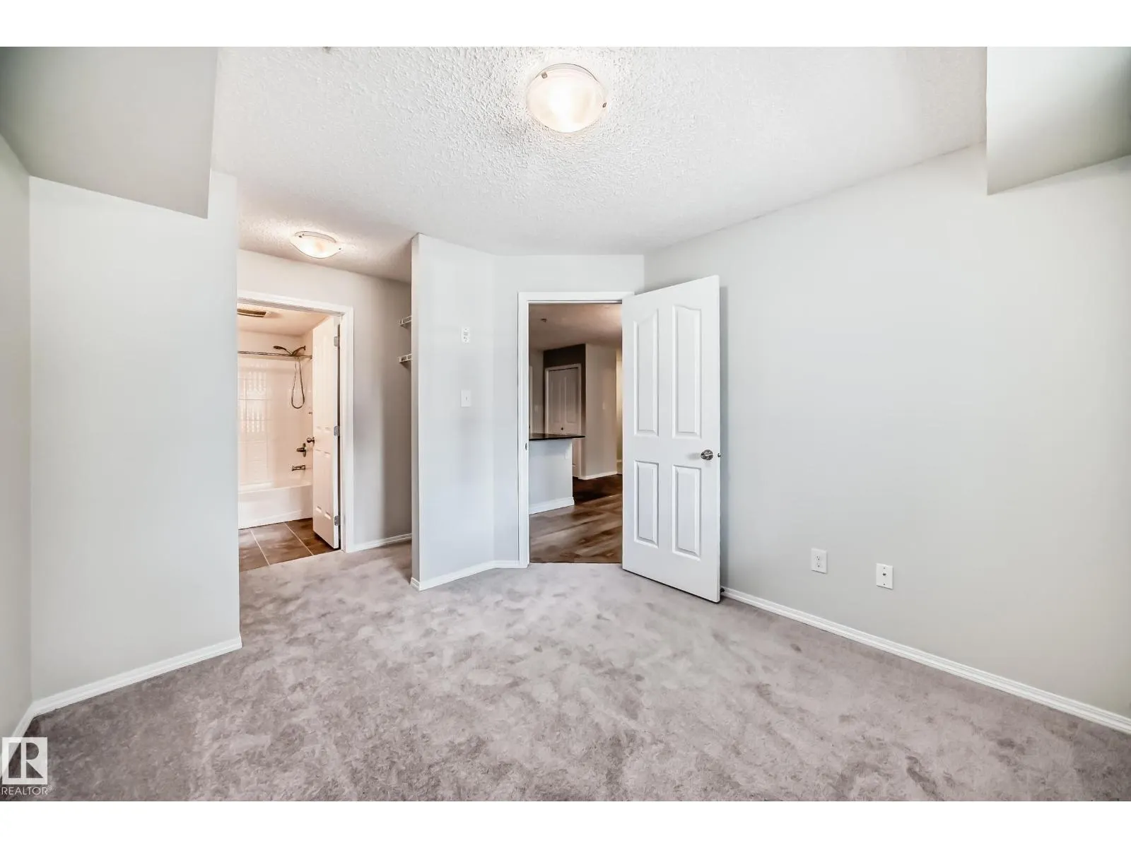 #123 270 MCCONACHIE DR NW