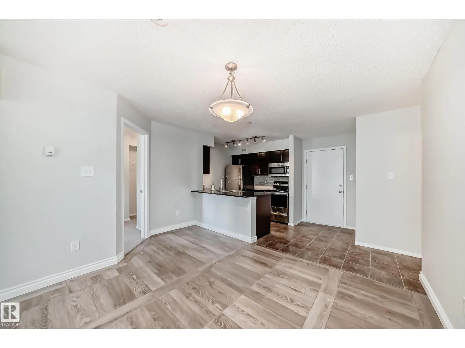 #123 270 MCCONACHIE DR NW