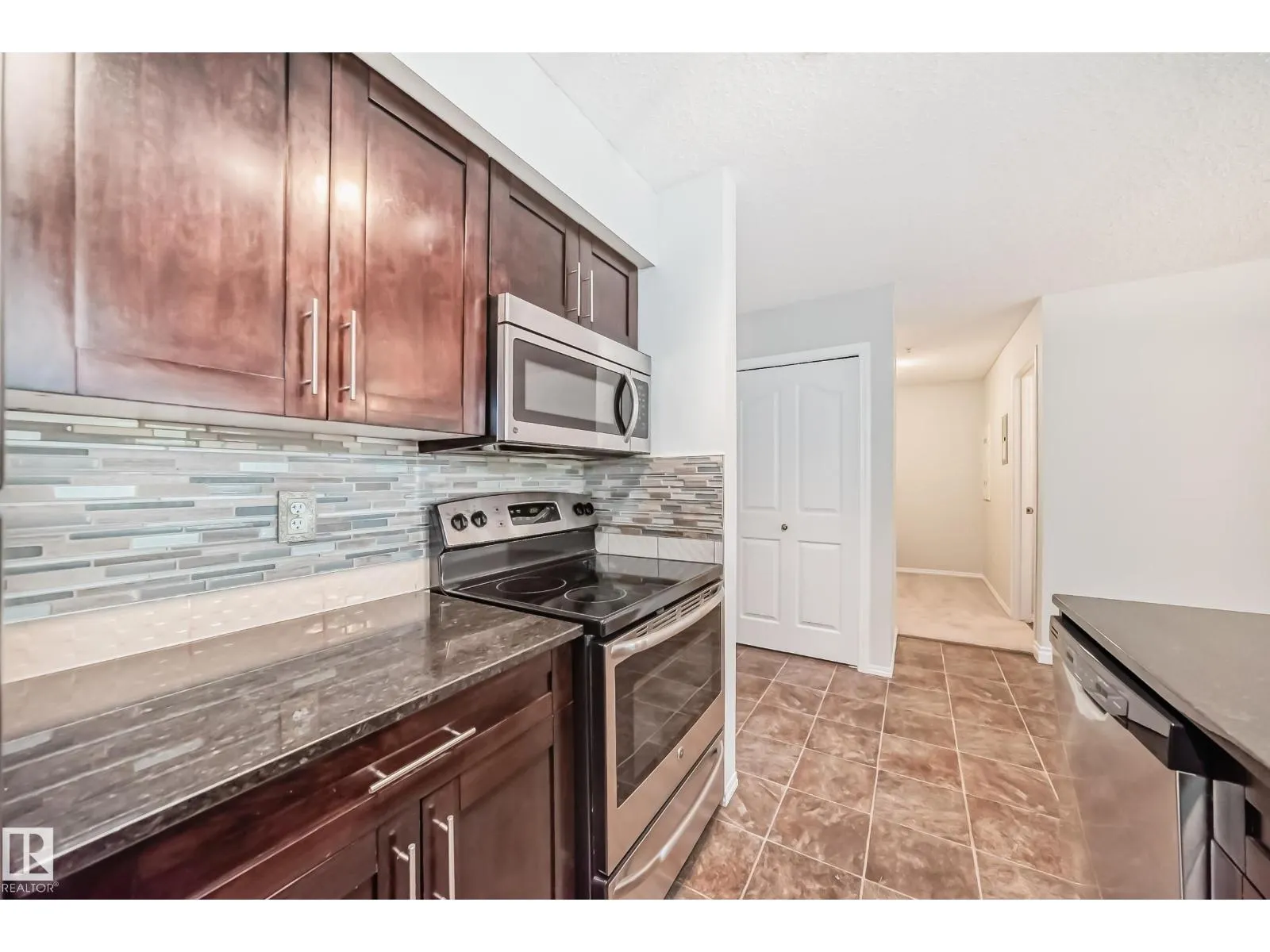#123 270 MCCONACHIE DR NW