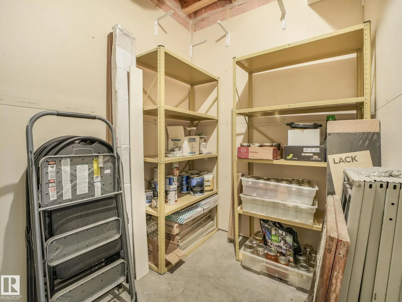 7248 ESSEX WY