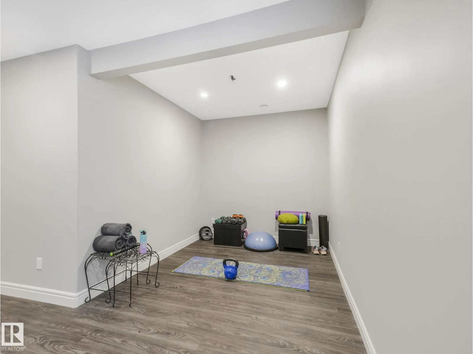 7248 ESSEX WY