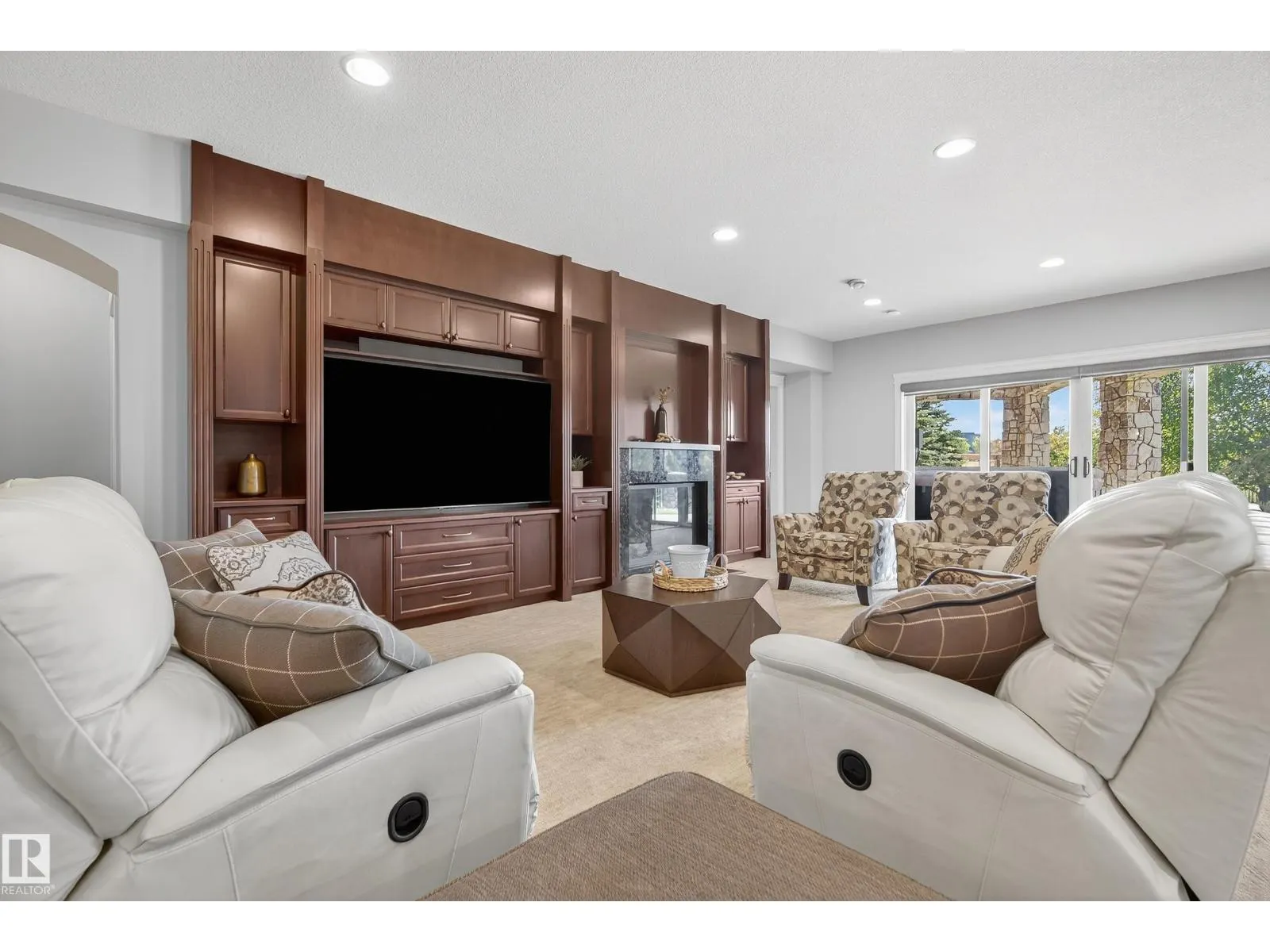 2790 WHEATON DR NW