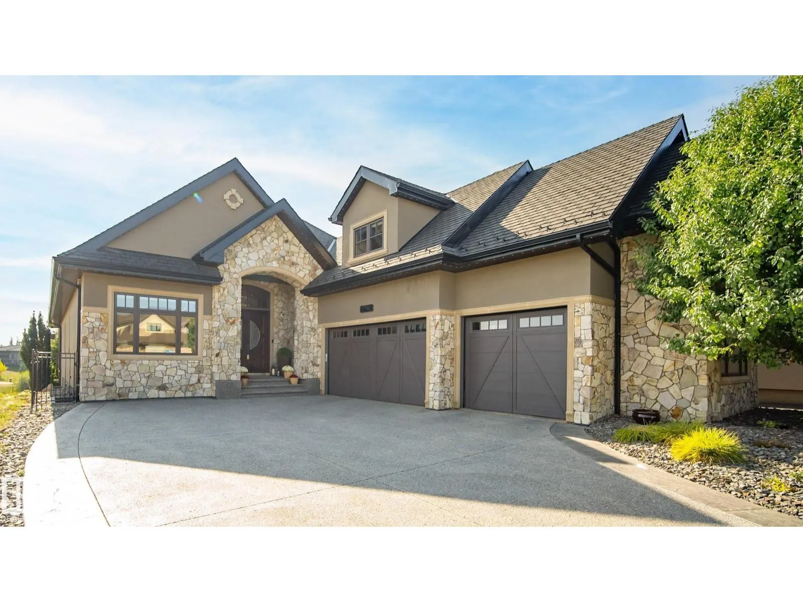 2790 WHEATON DR NW