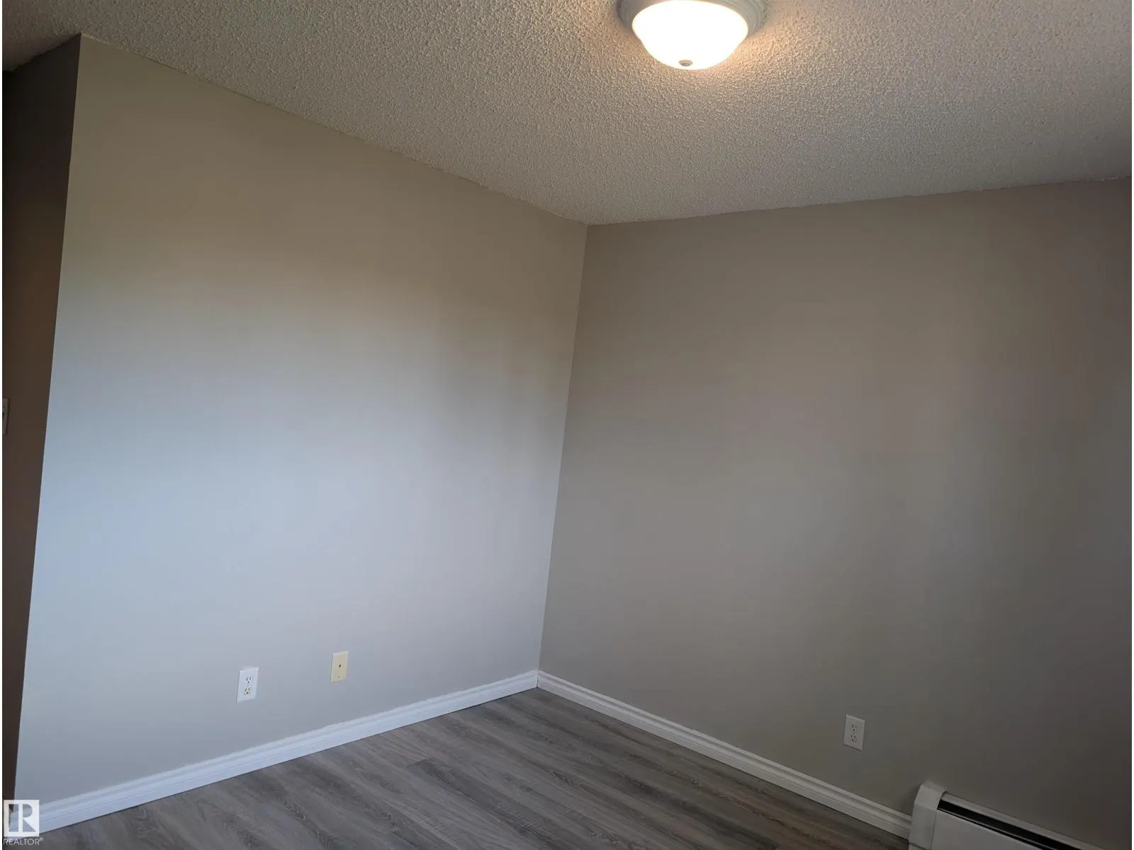 #110 5065 31 AV NW
