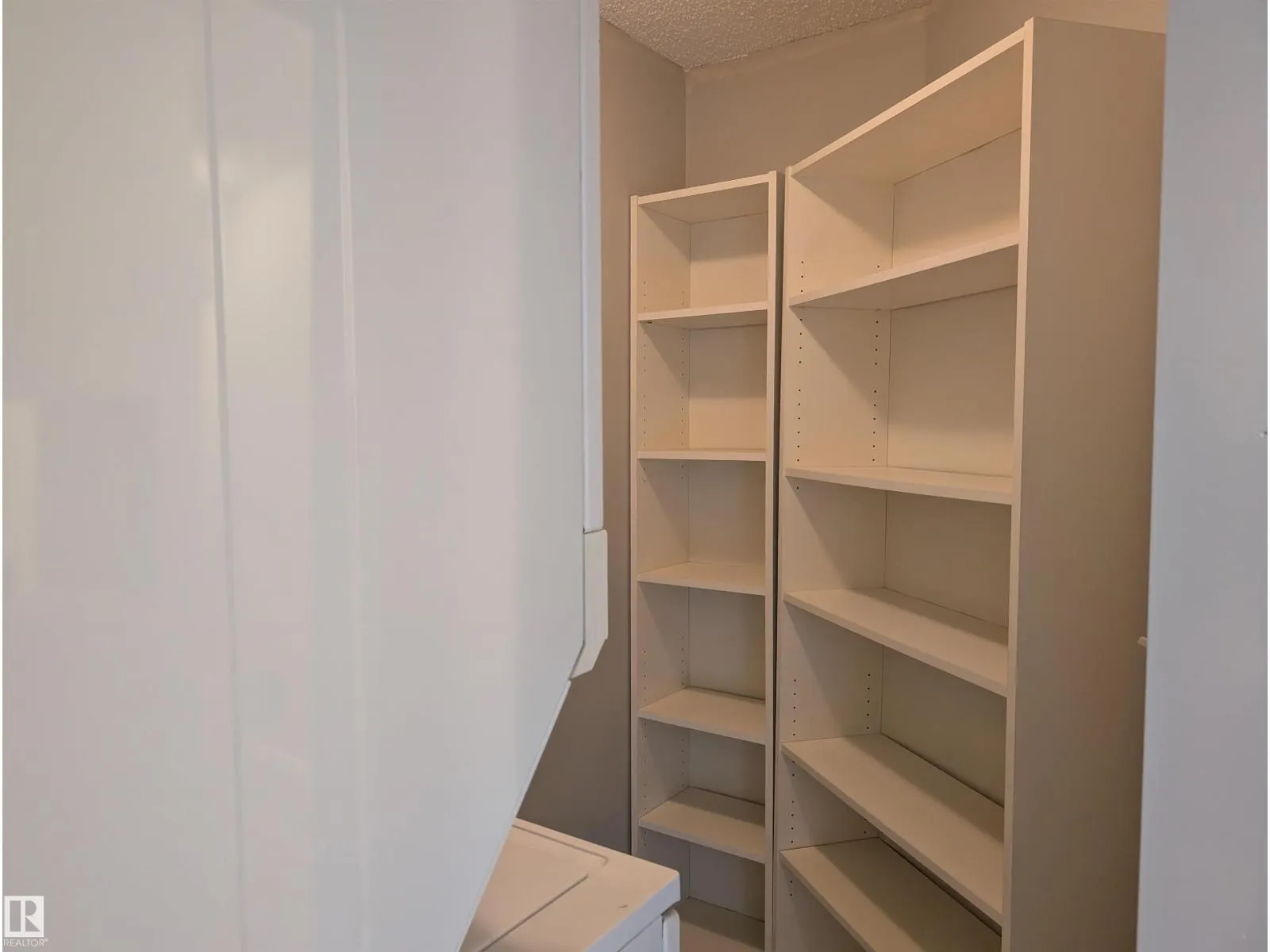 #110 5065 31 AV NW