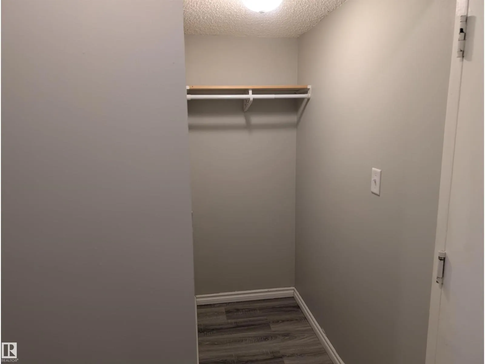 #110 5065 31 AV NW