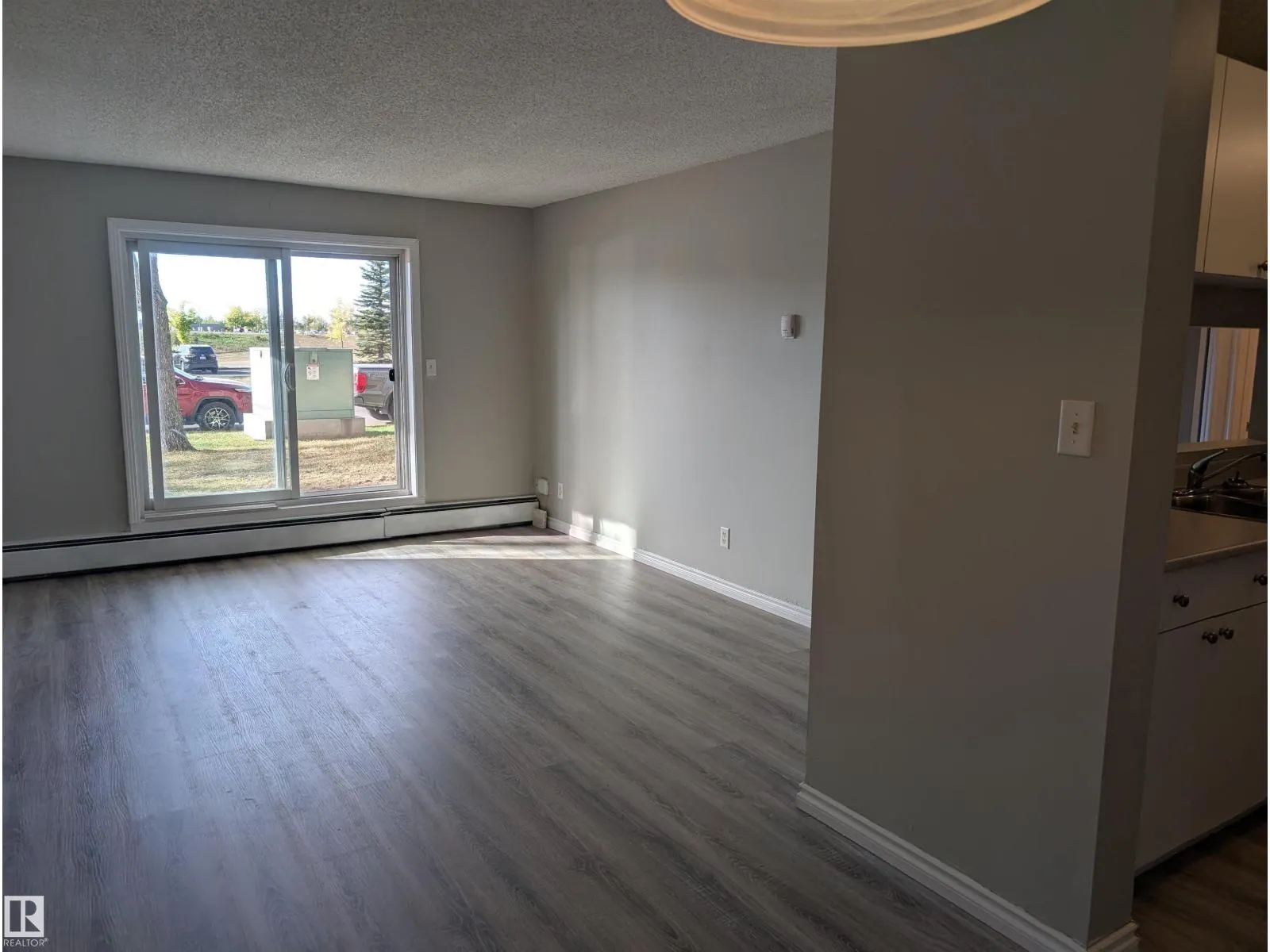 #110 5065 31 AV NW