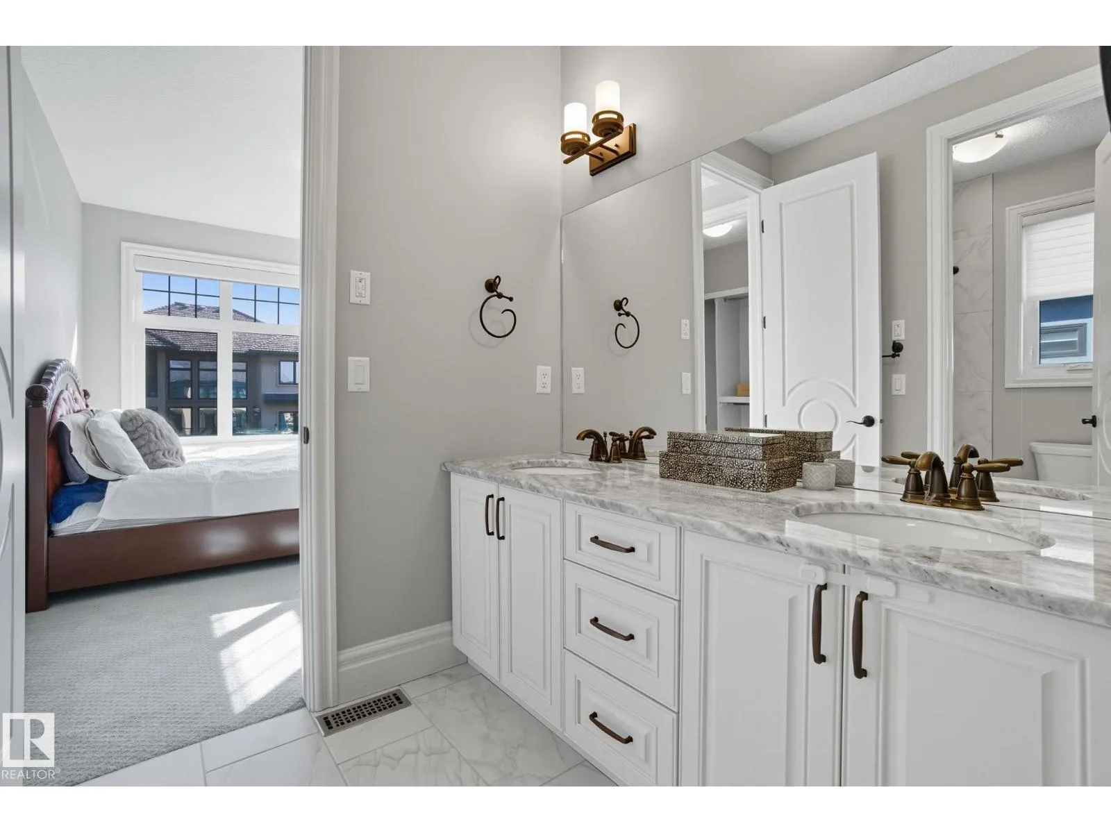 3545 WATSON PT SW