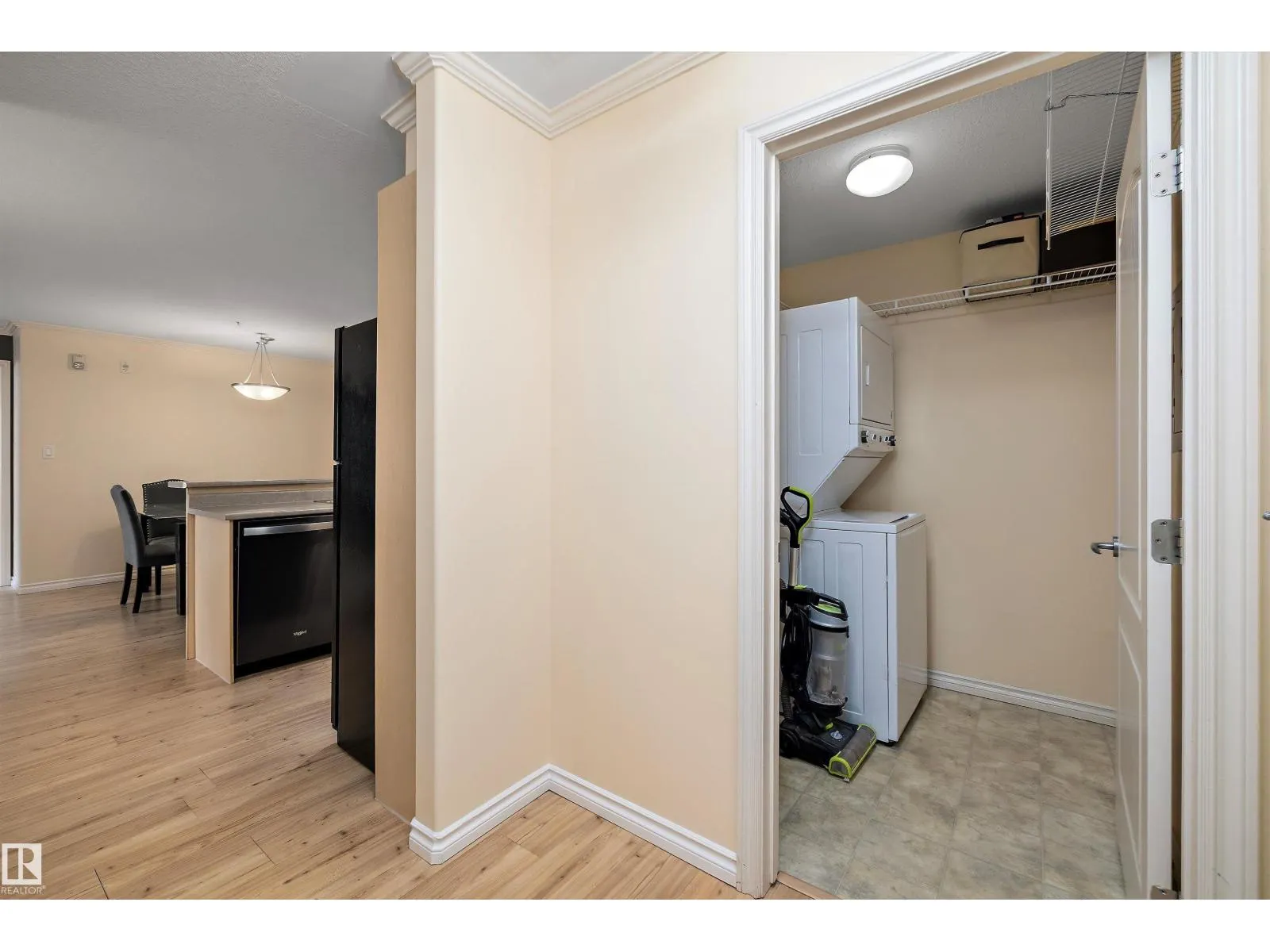 #308 9938 104 ST NW