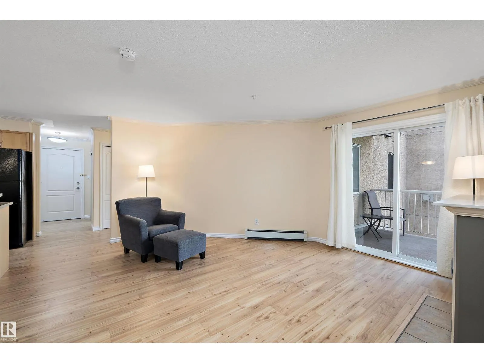 #308 9938 104 ST NW