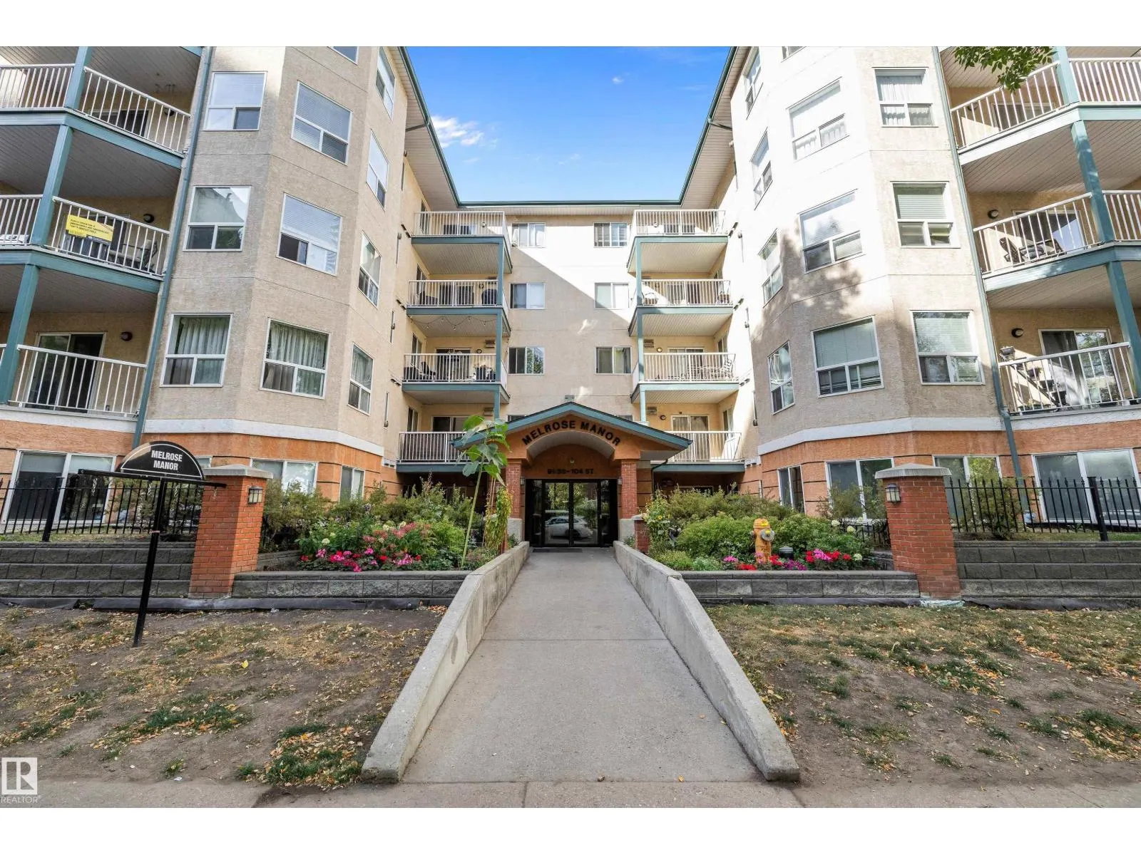 #308 9938 104 ST NW