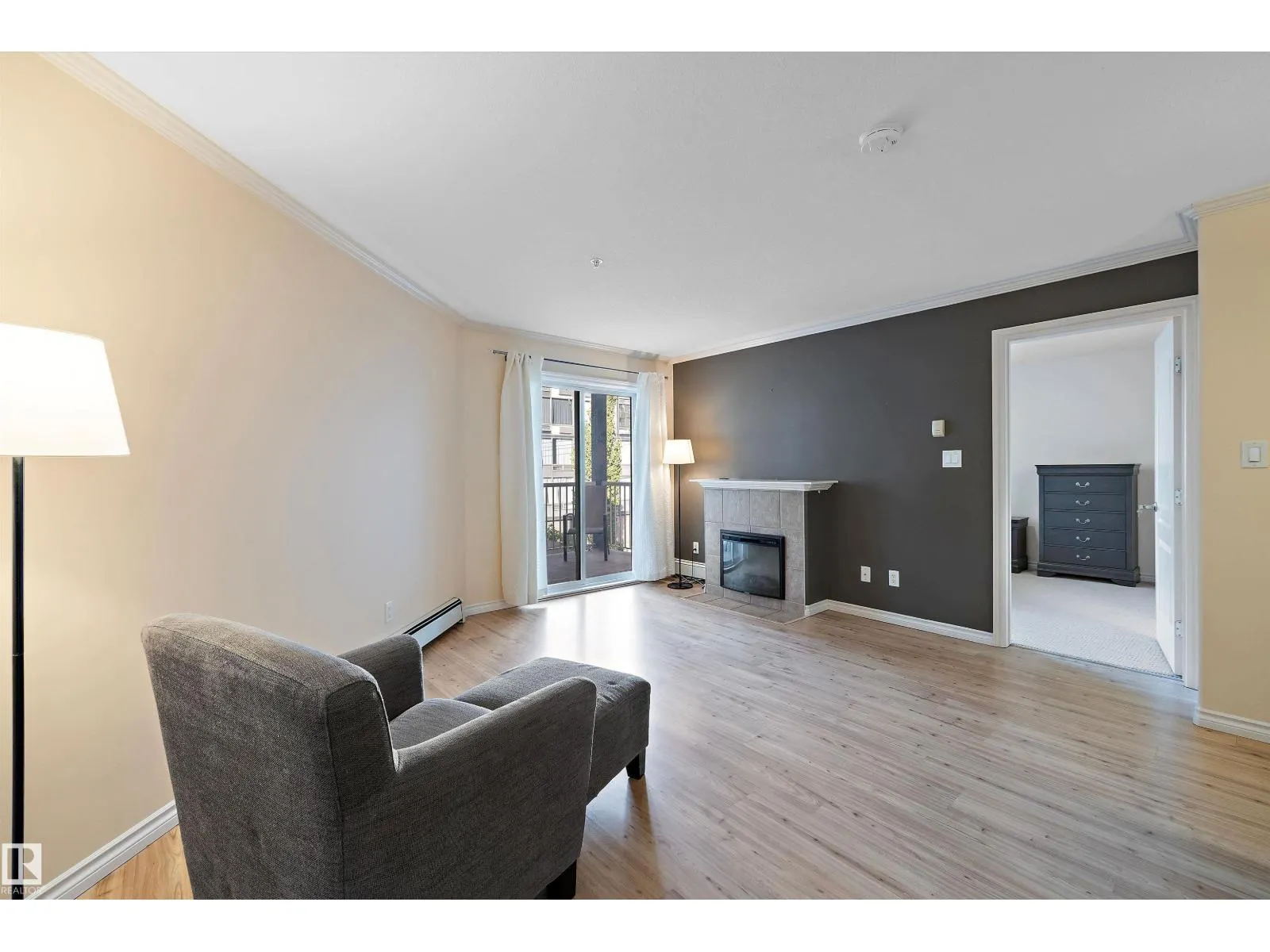 #308 9938 104 ST NW