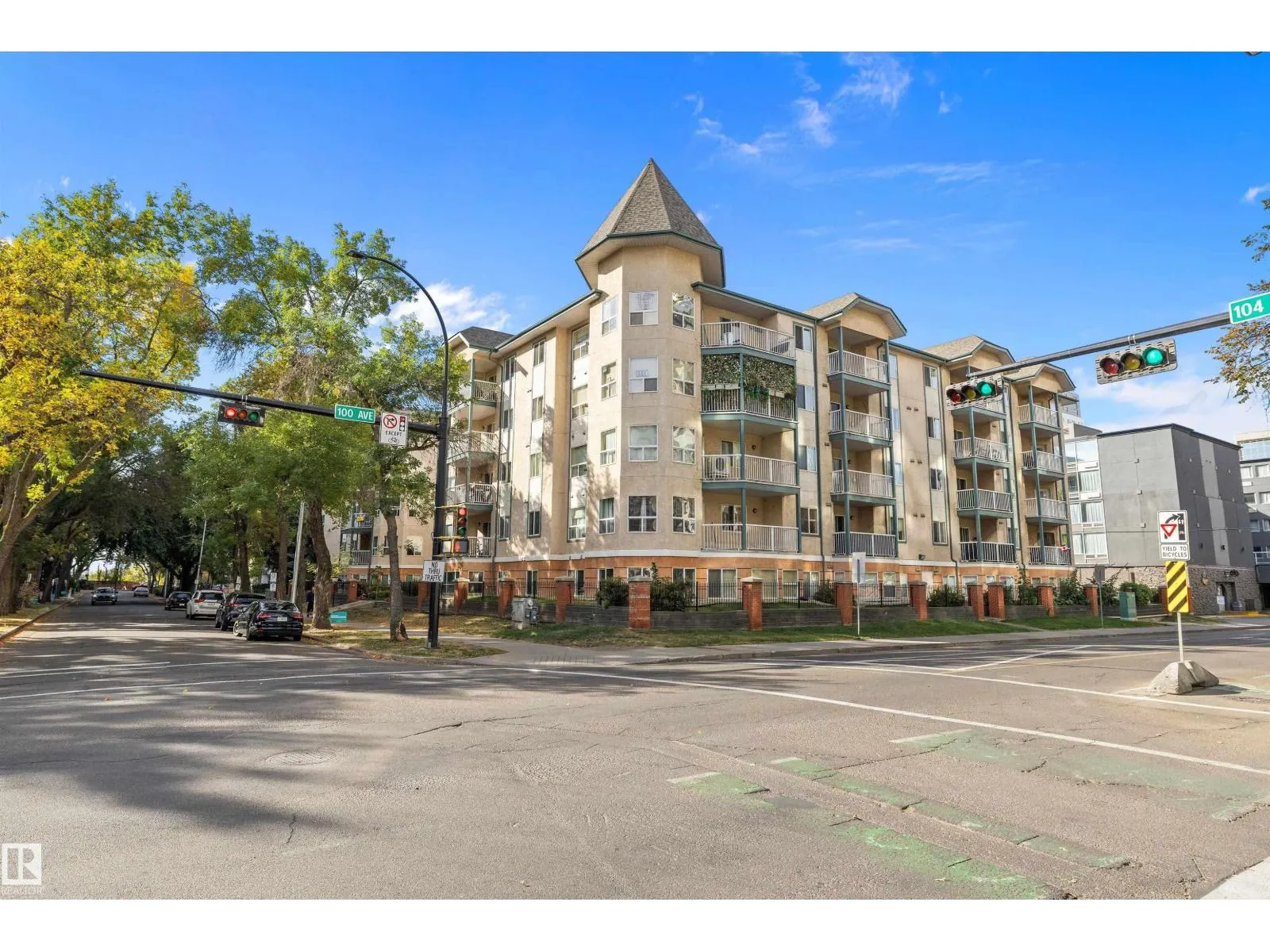 #308 9938 104 ST NW