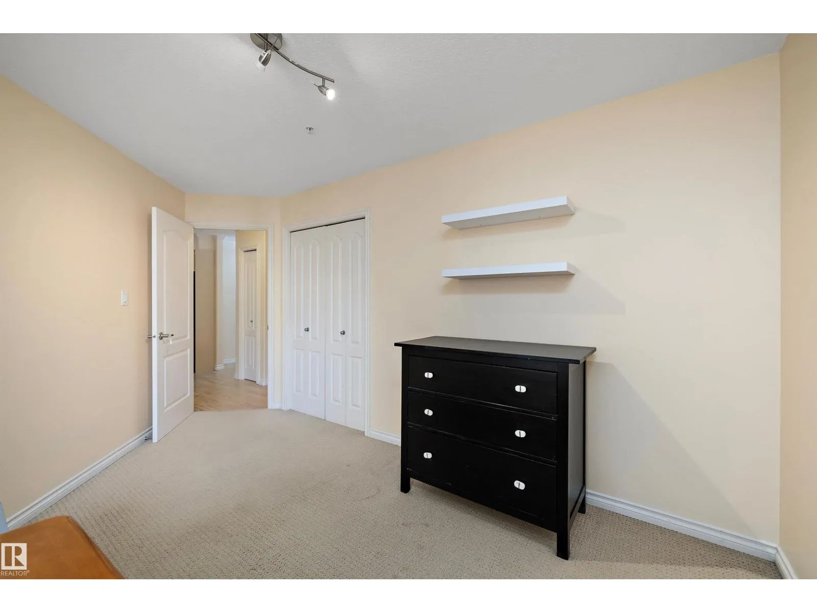 #308 9938 104 ST NW