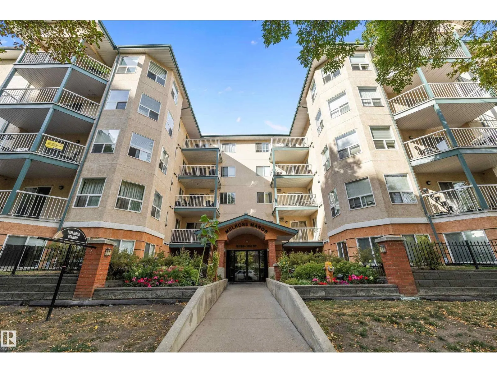 #308 9938 104 ST NW