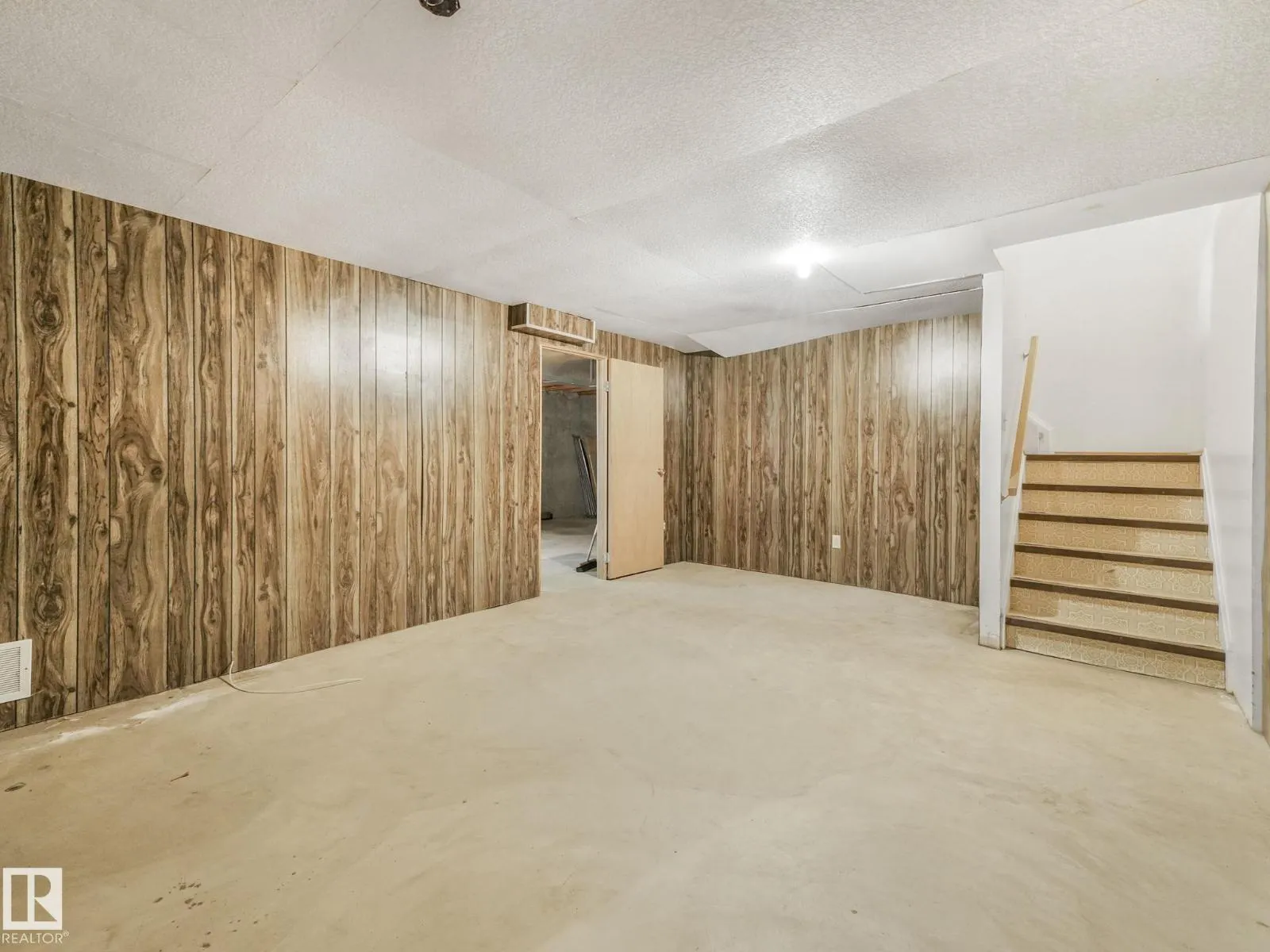 3213 111A ST NW