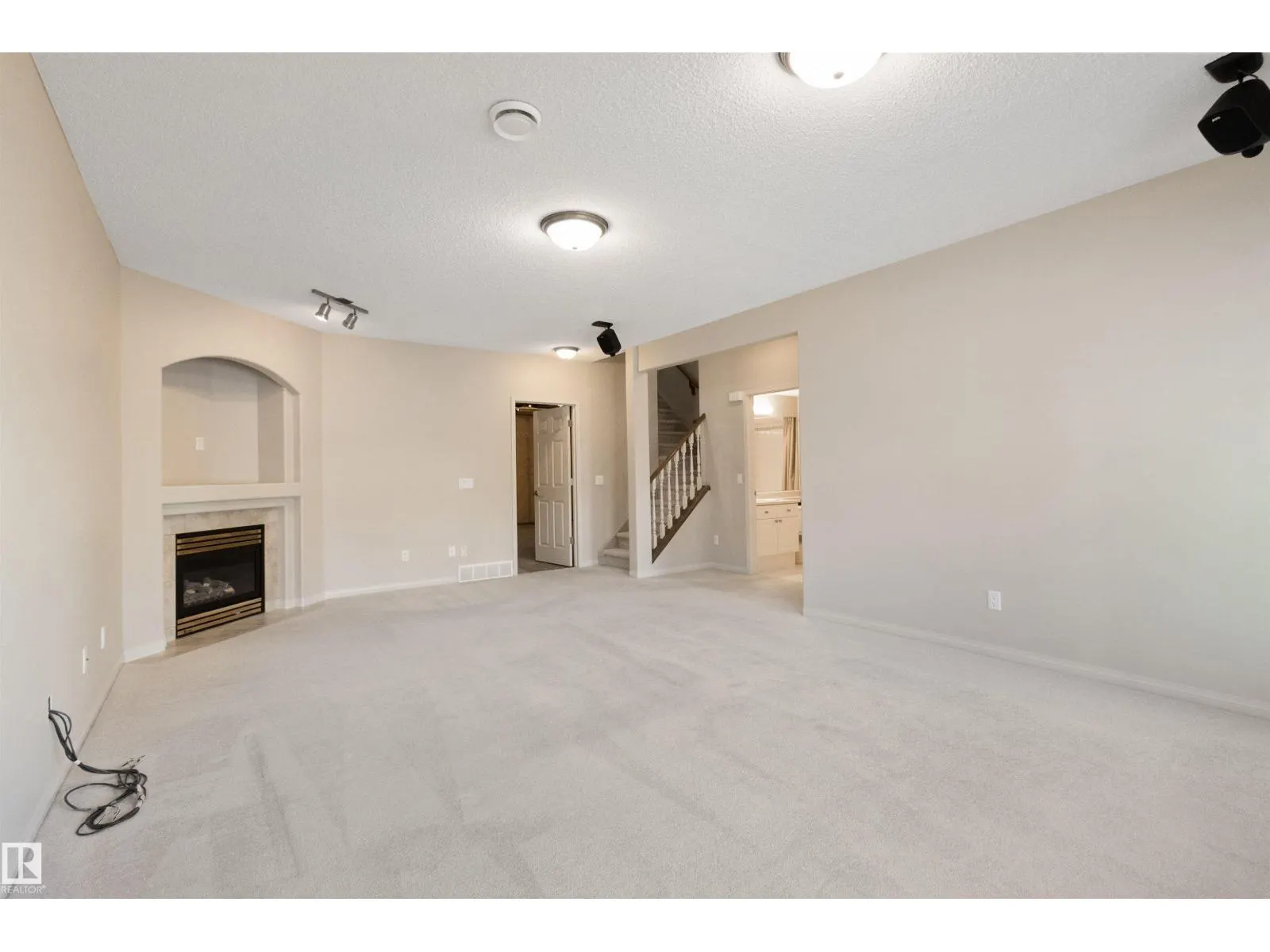 #7 10848 8 AV SW