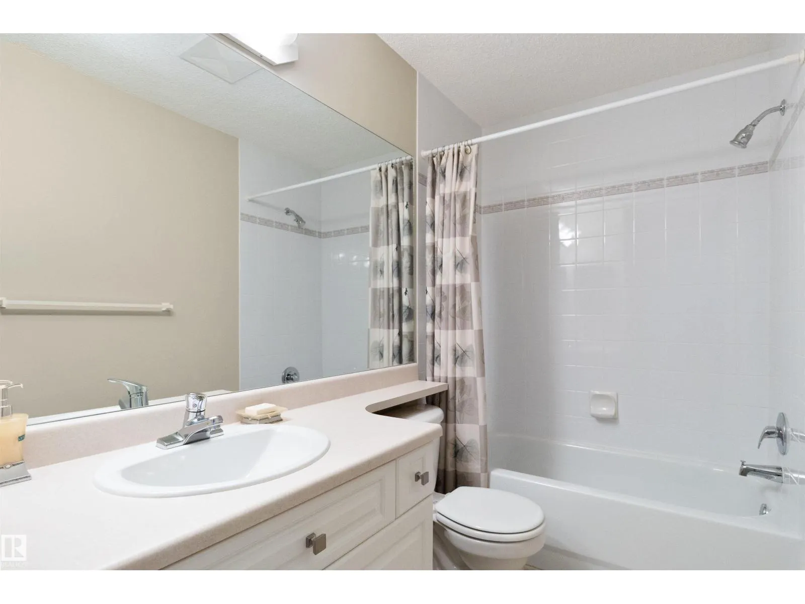 #7 10848 8 AV SW