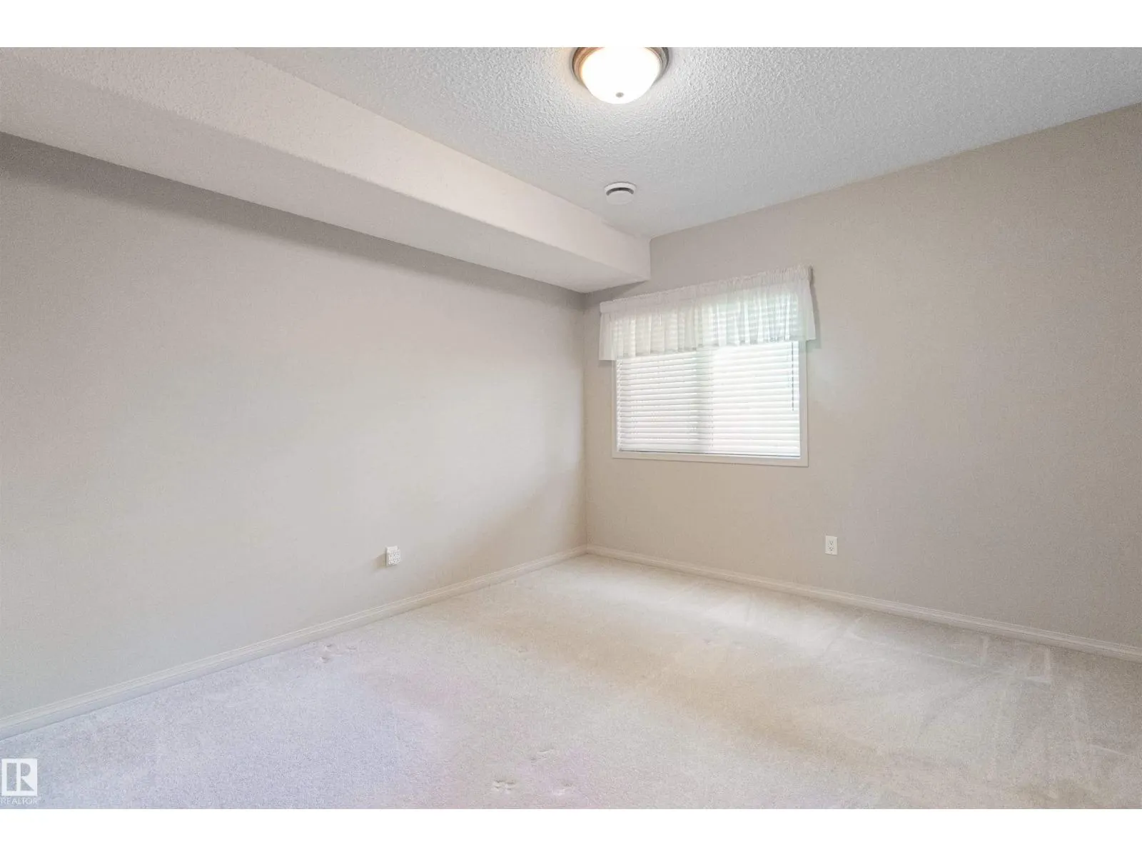 #7 10848 8 AV SW