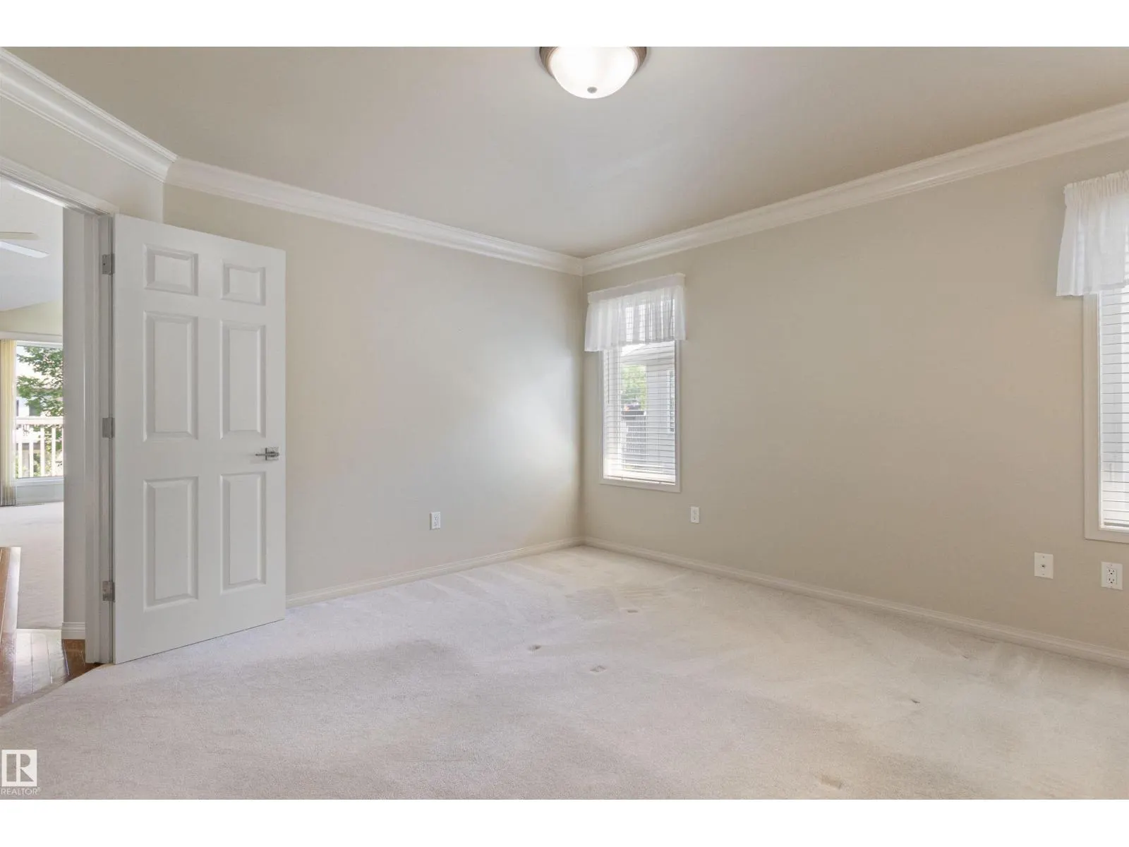 #7 10848 8 AV SW
