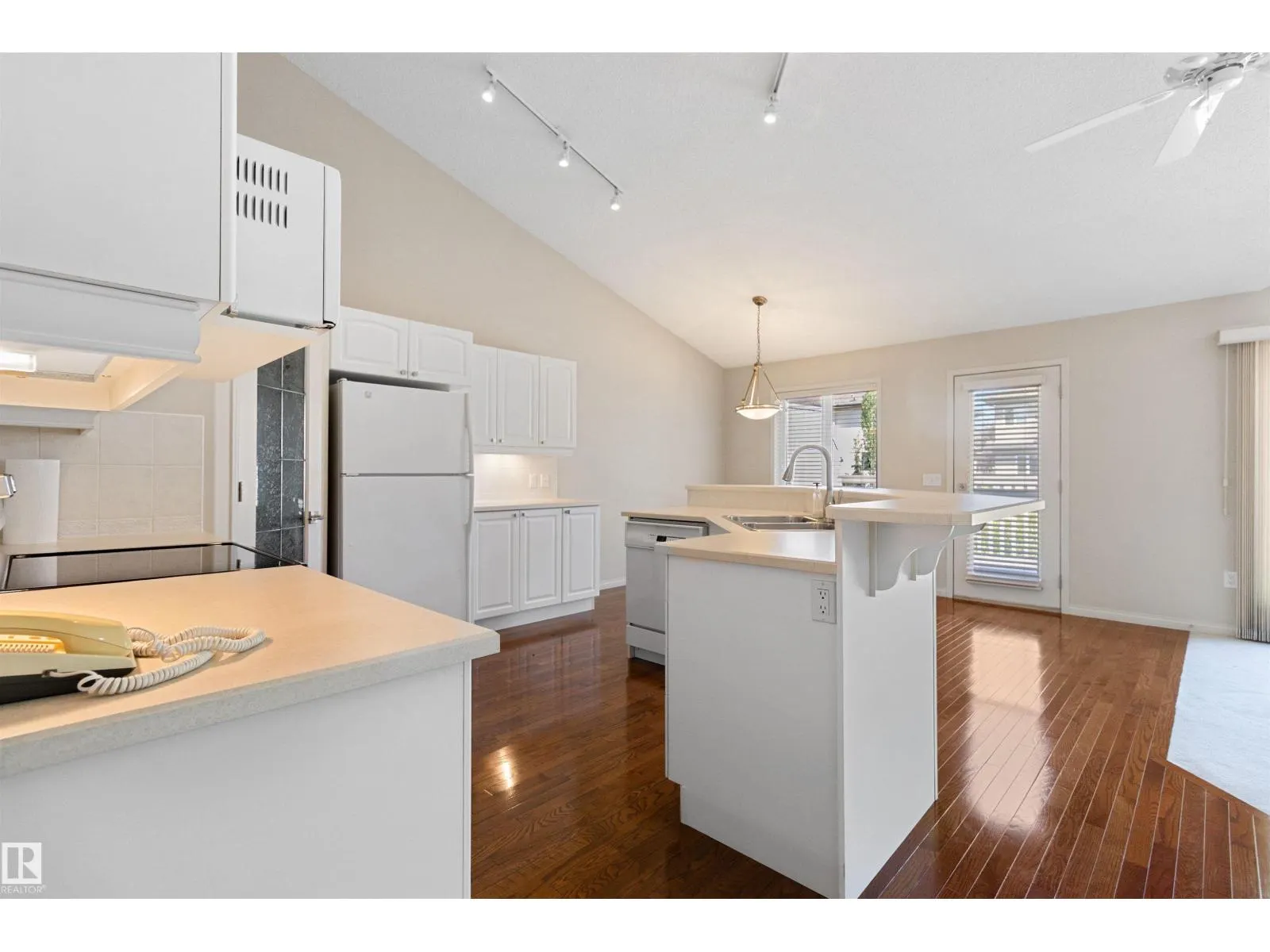 #7 10848 8 AV SW