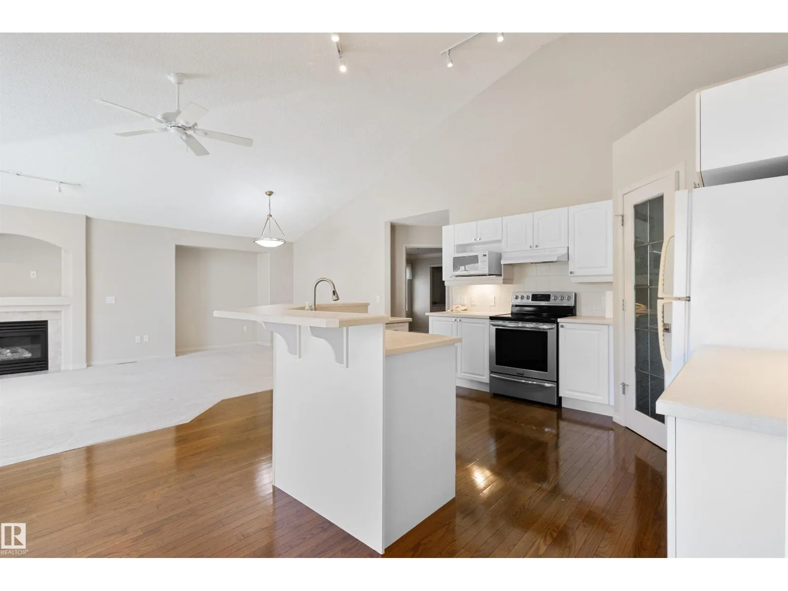 #7 10848 8 AV SW
