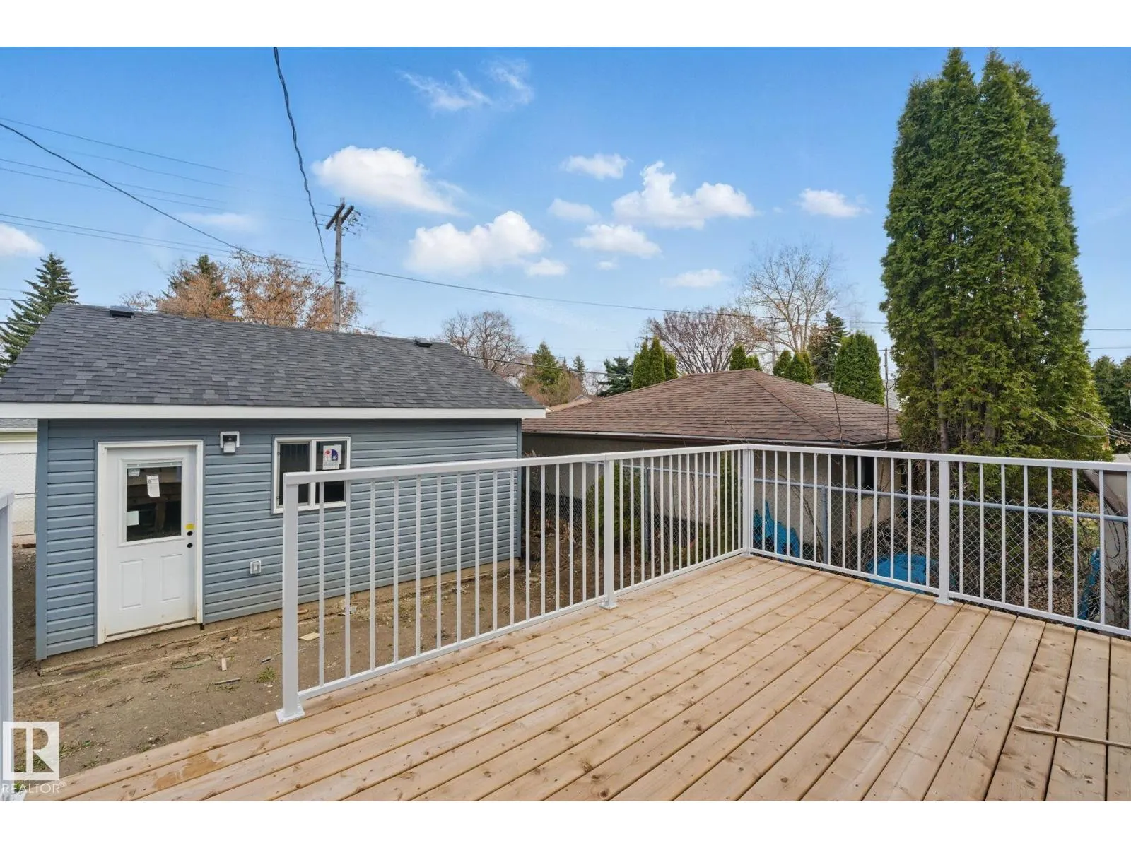 10711 52 ST NW