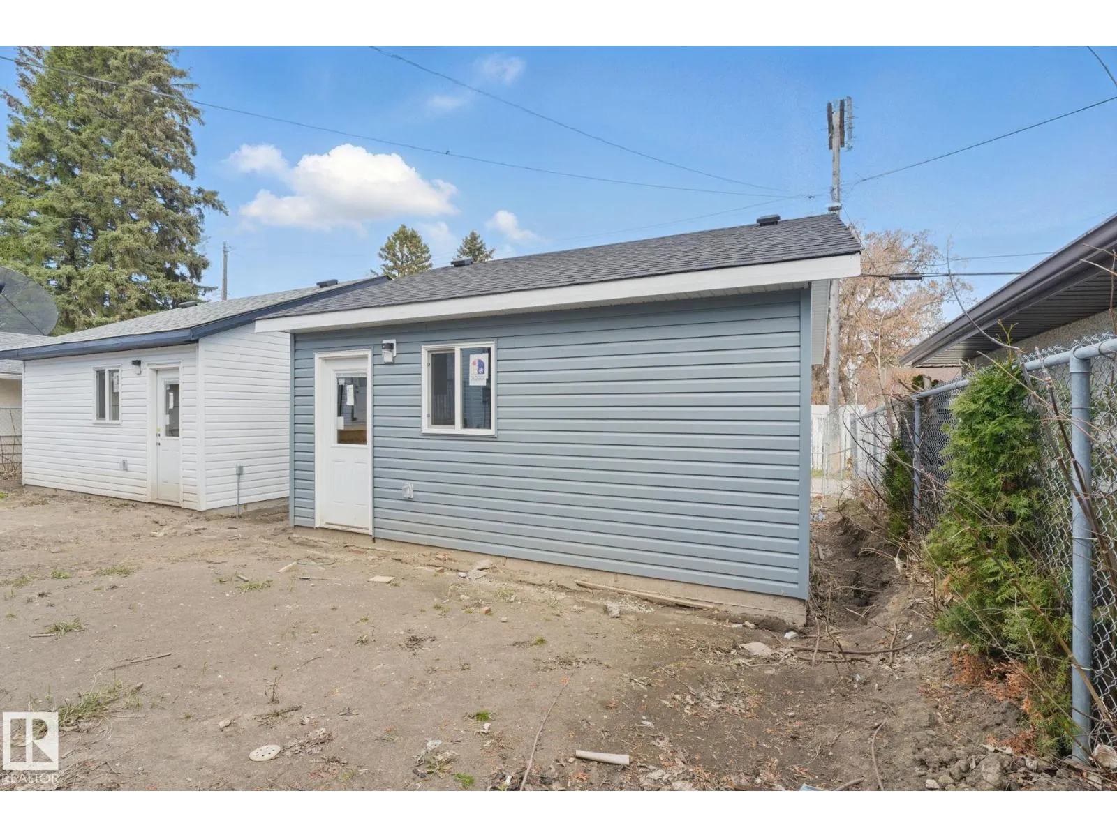 10711 52 ST NW