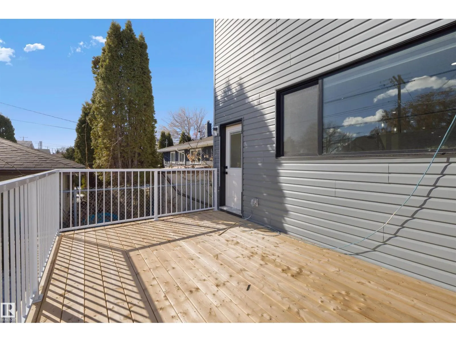 10711 52 ST NW