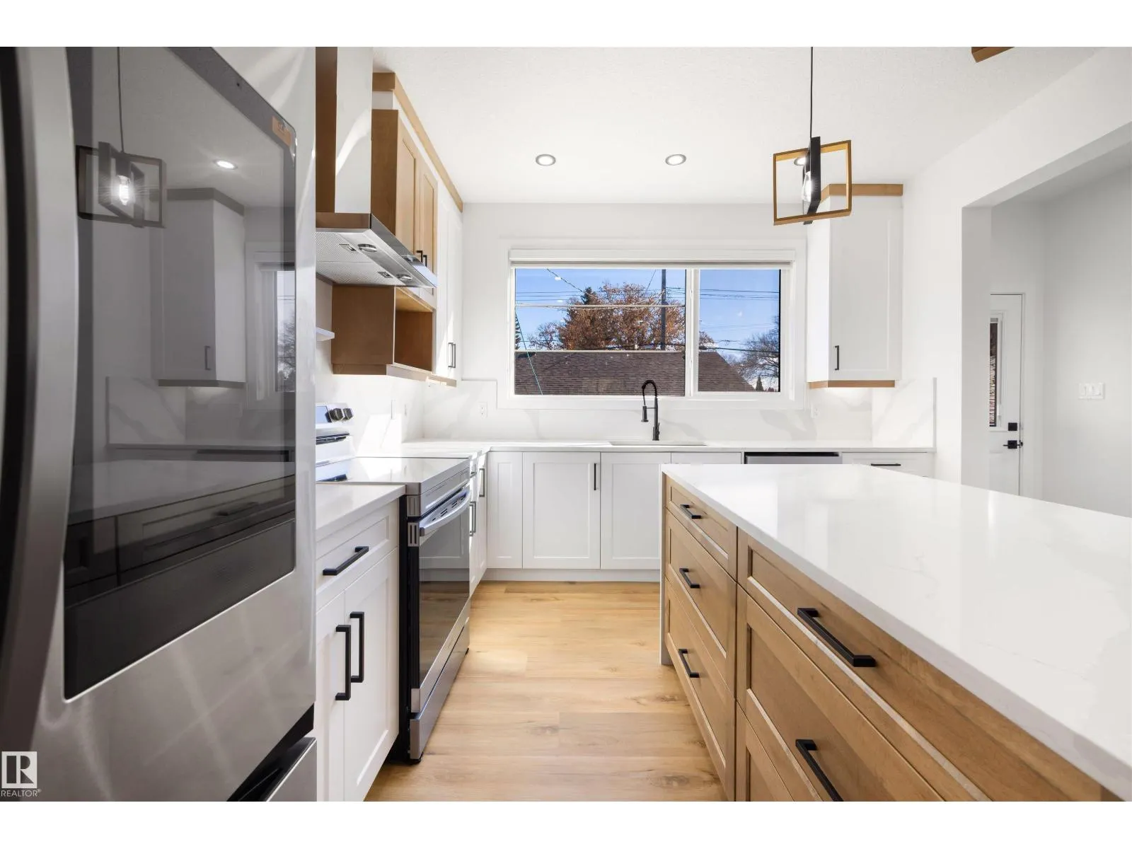 10711 52 ST NW