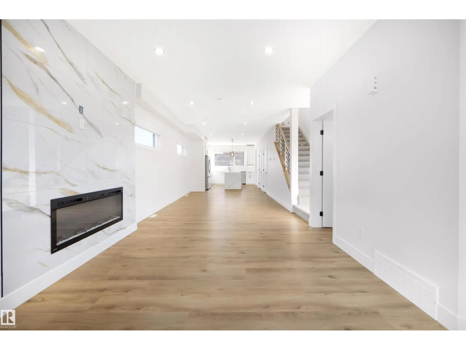10711 52 ST NW