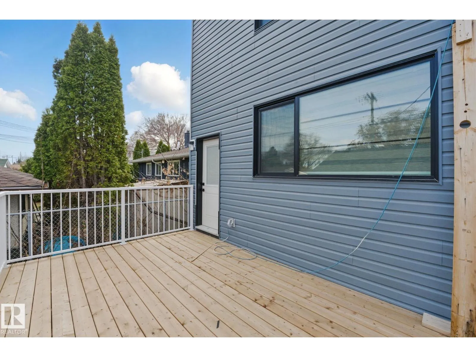 10711 52 ST NW